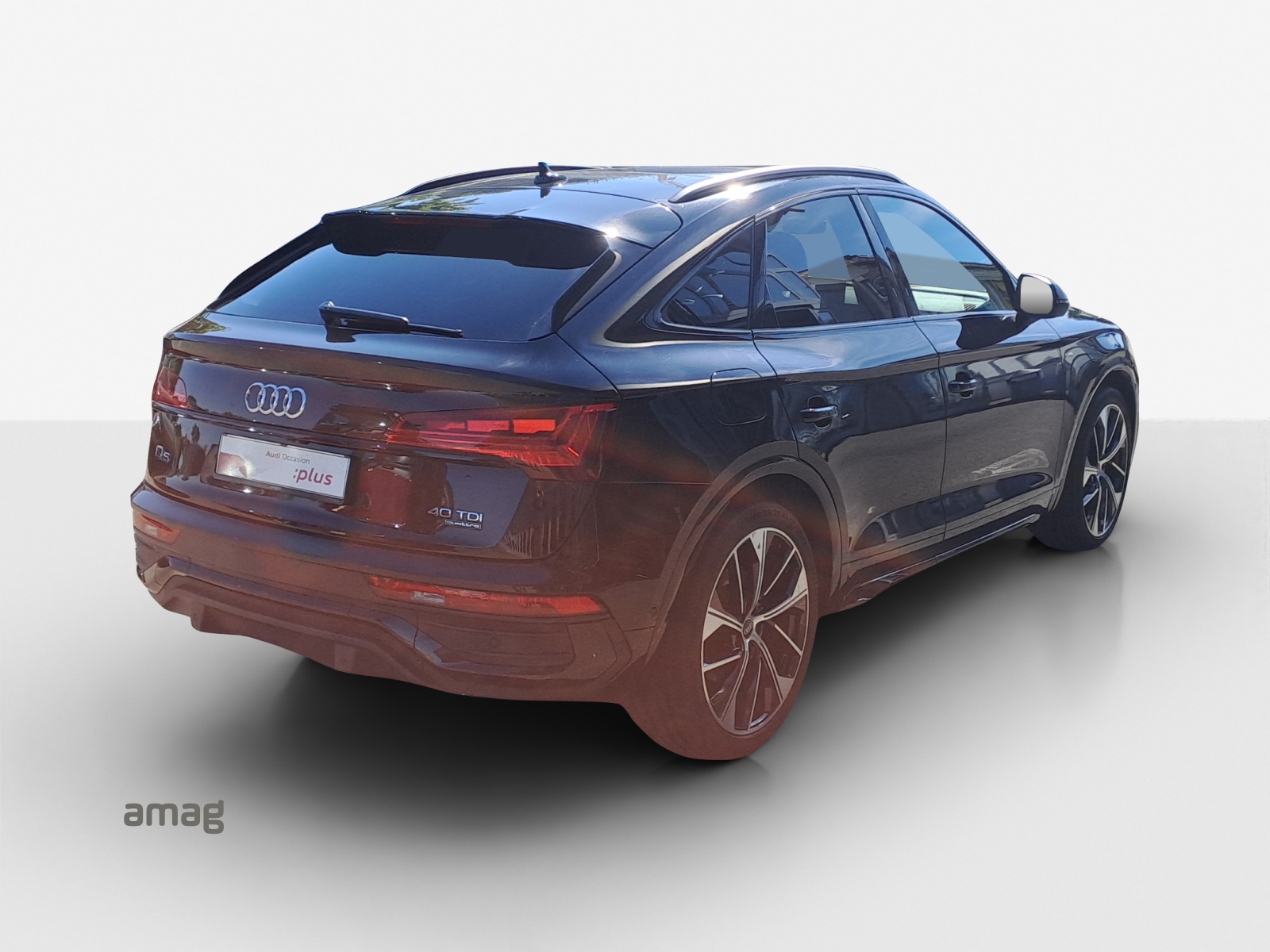 AUDI Q5 Sportback 40 TDI Blackedition quattro S-tronic-image-4