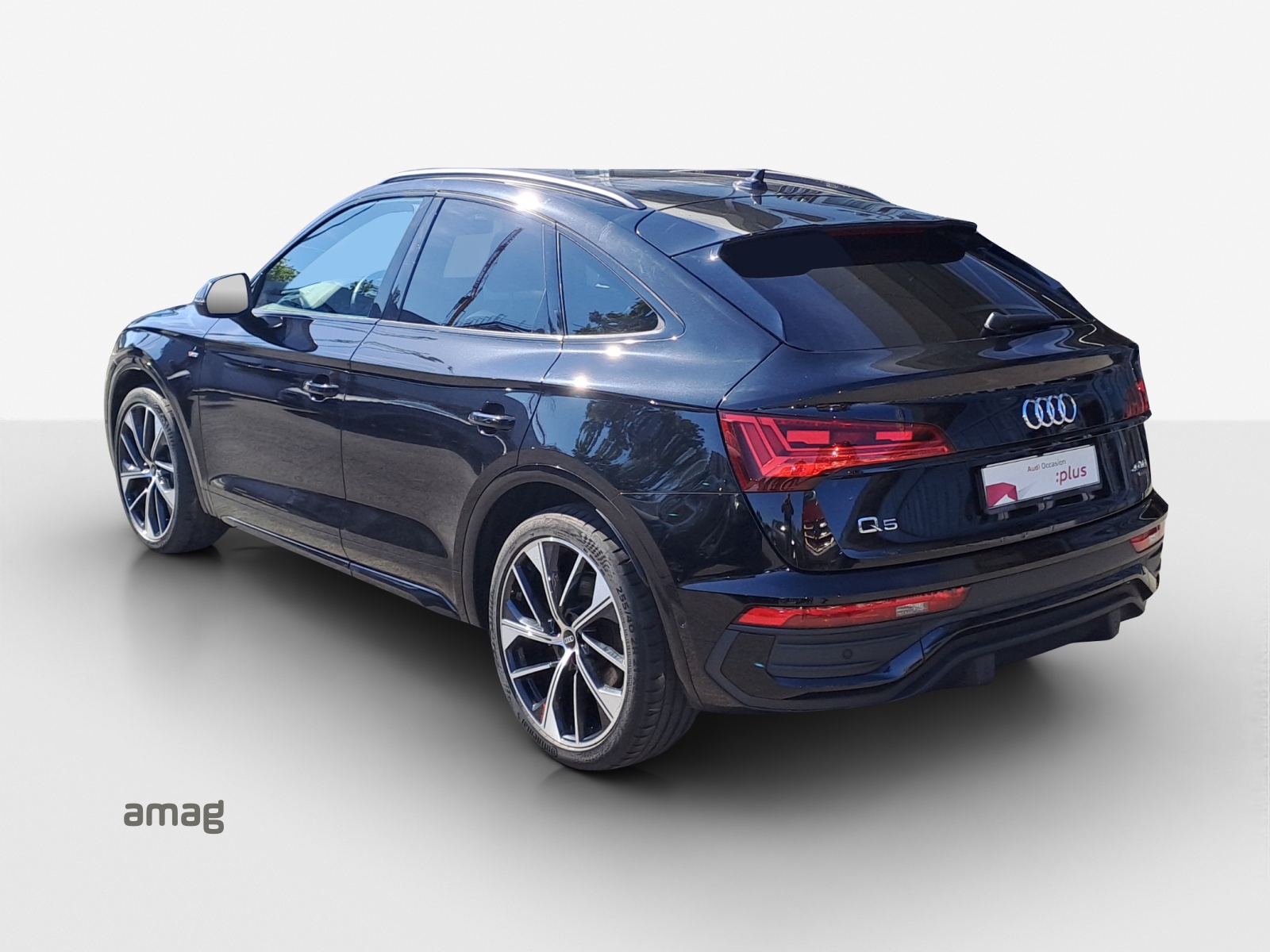 AUDI Q5 Sportback 40 TDI Blackedition quattro S-tronic-image-2