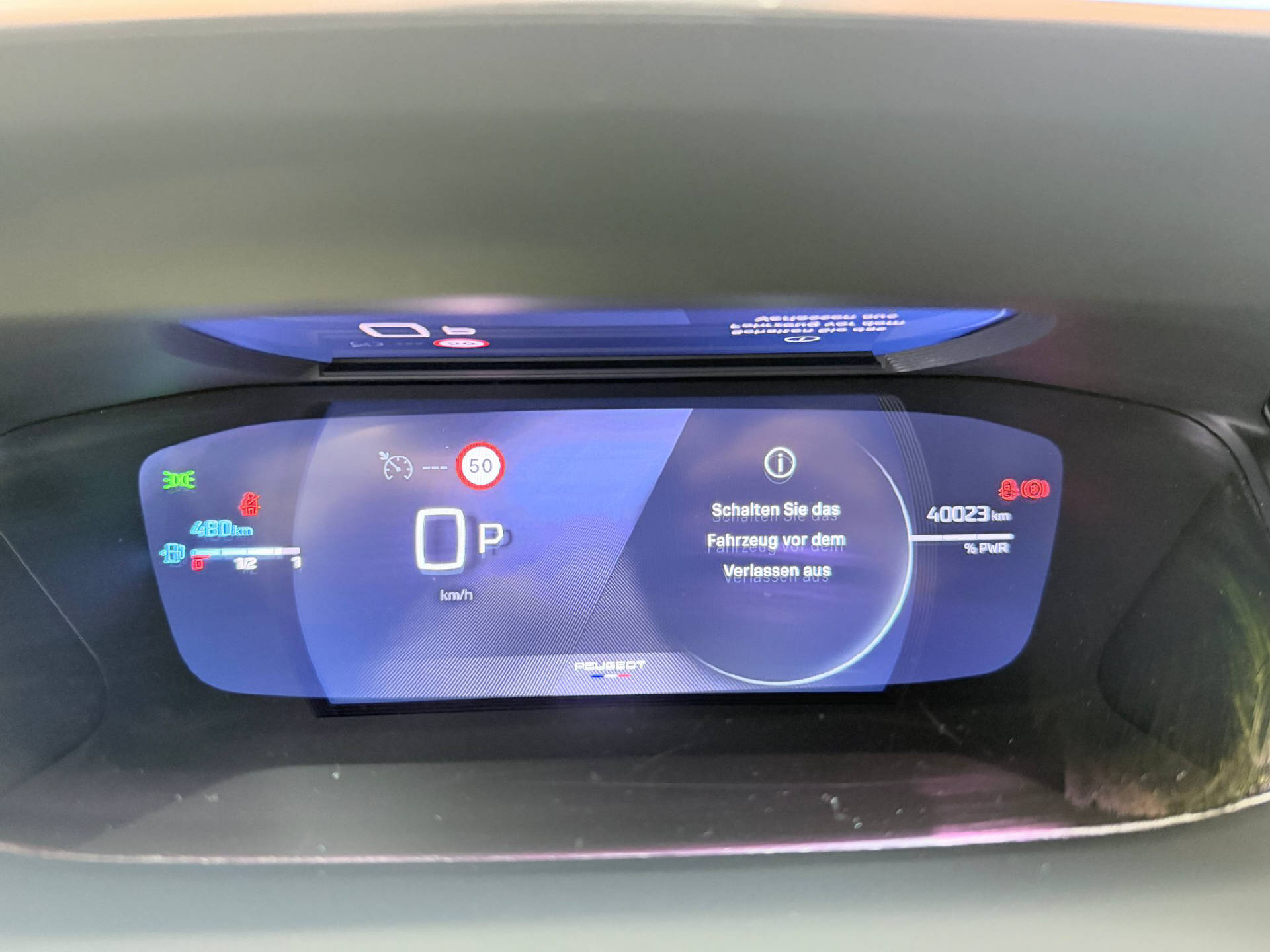 PEUGEOT 208 1.2 Hybrid 145 GT-image-9