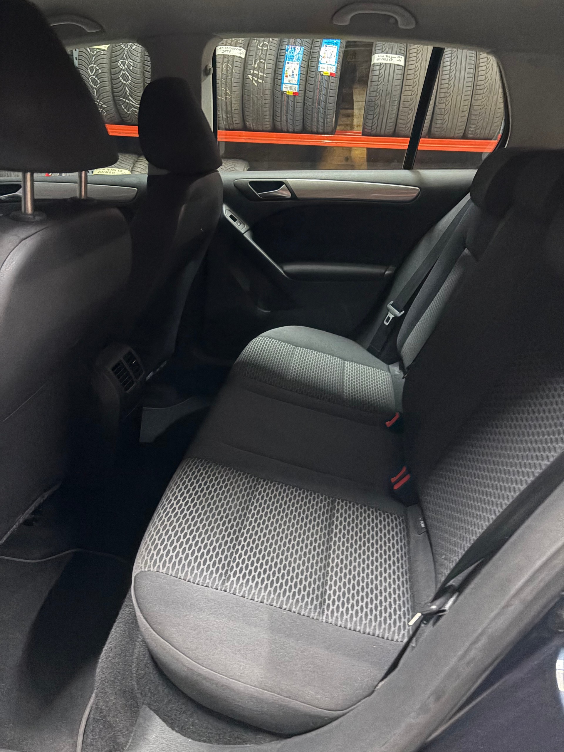 VW Golf 2.0 TDI Comfortline-image-9