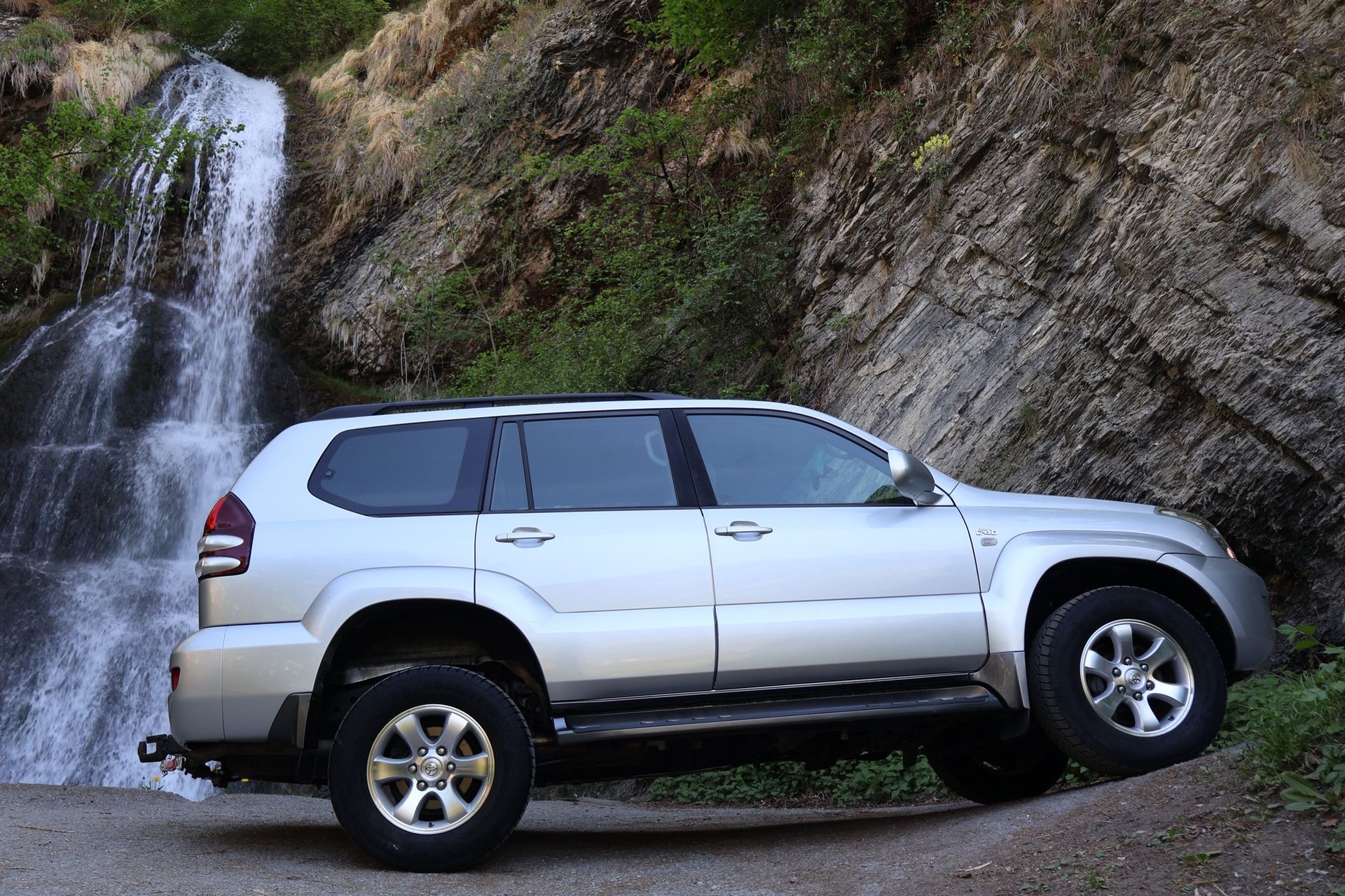 TOYOTA Land Cruiser 3.0 TD Linea Sol Executive-image-3