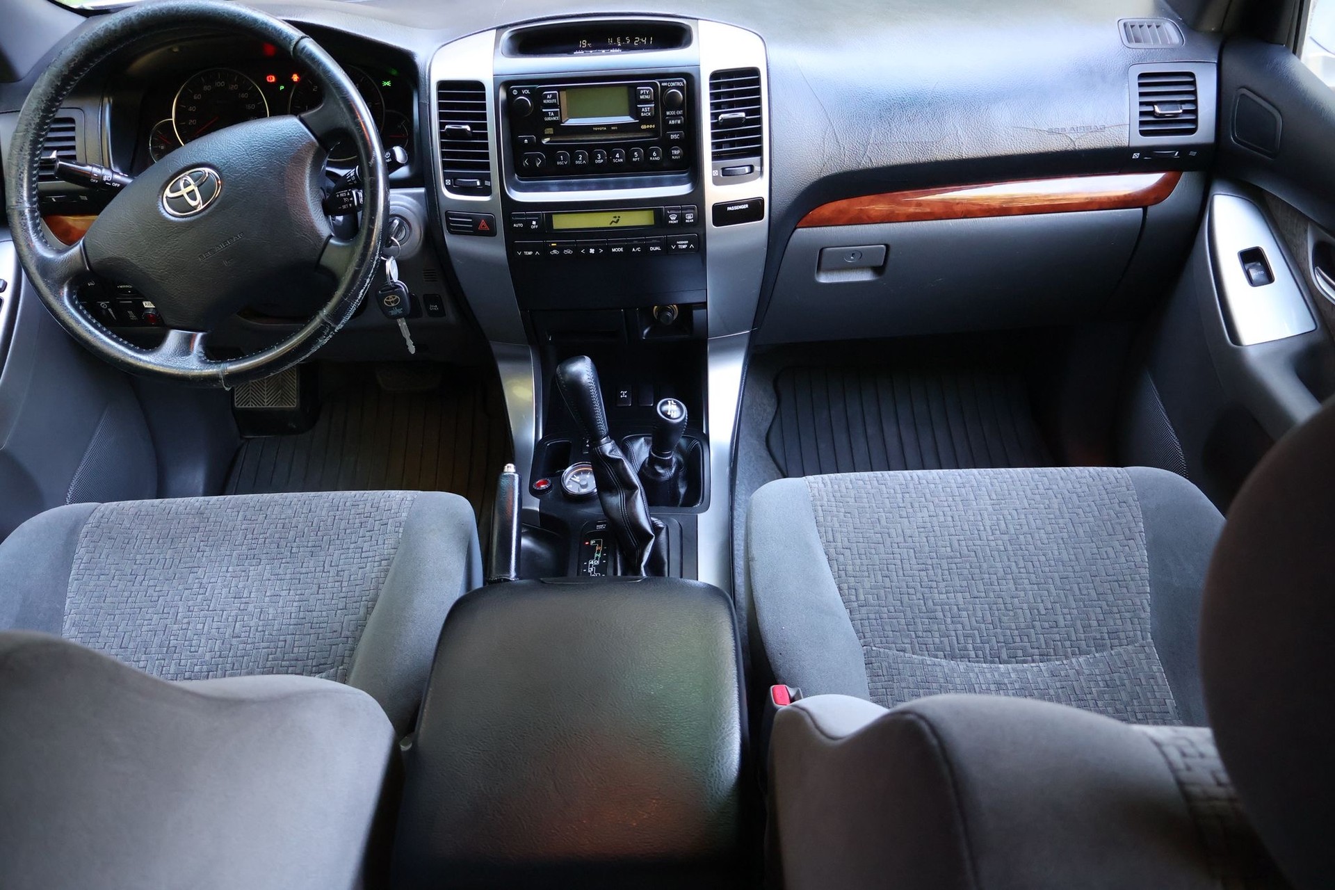 TOYOTA Land Cruiser 3.0 TD Linea Sol Executive-image-6