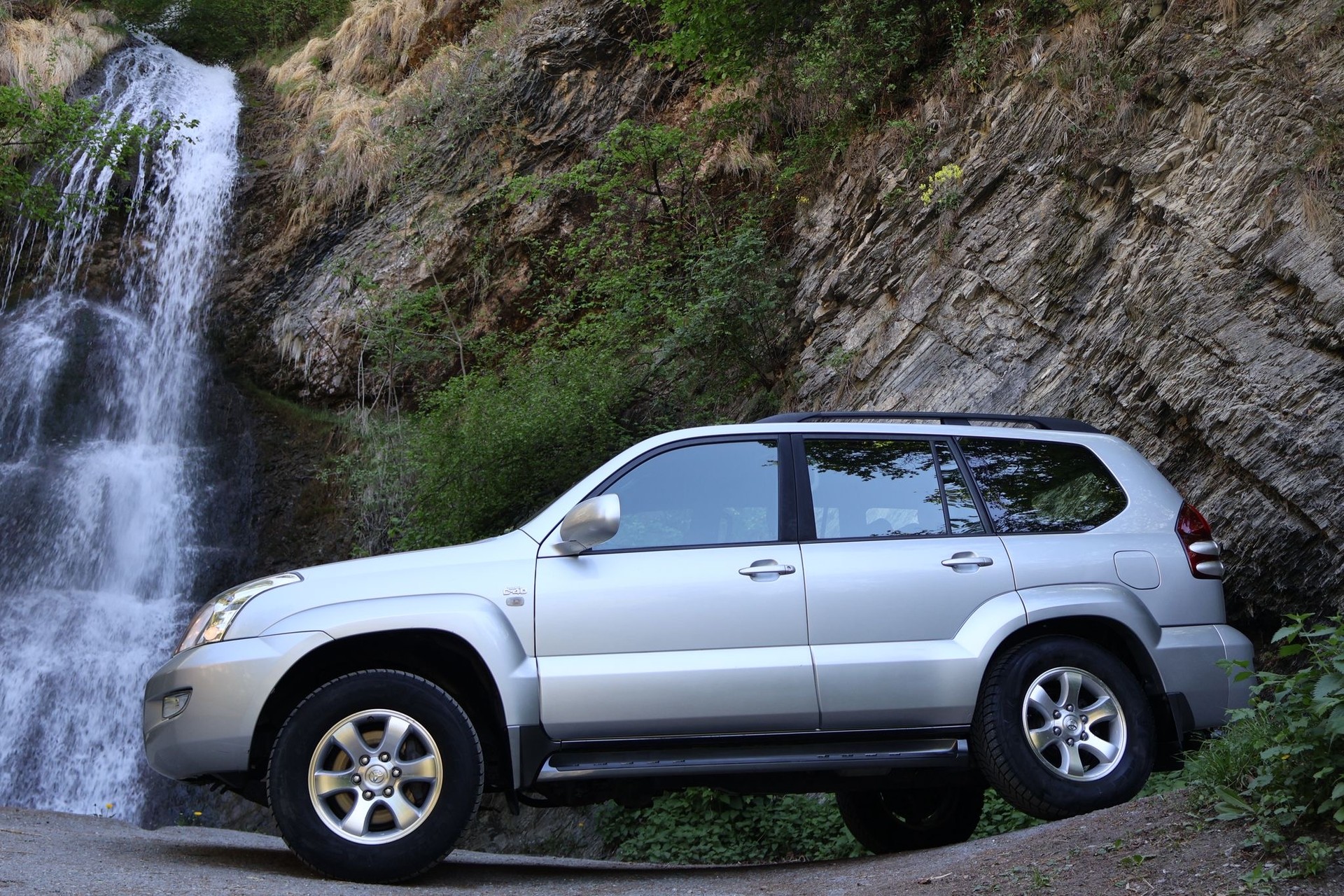 TOYOTA Land Cruiser 3.0 TD Linea Sol Executive-image-2