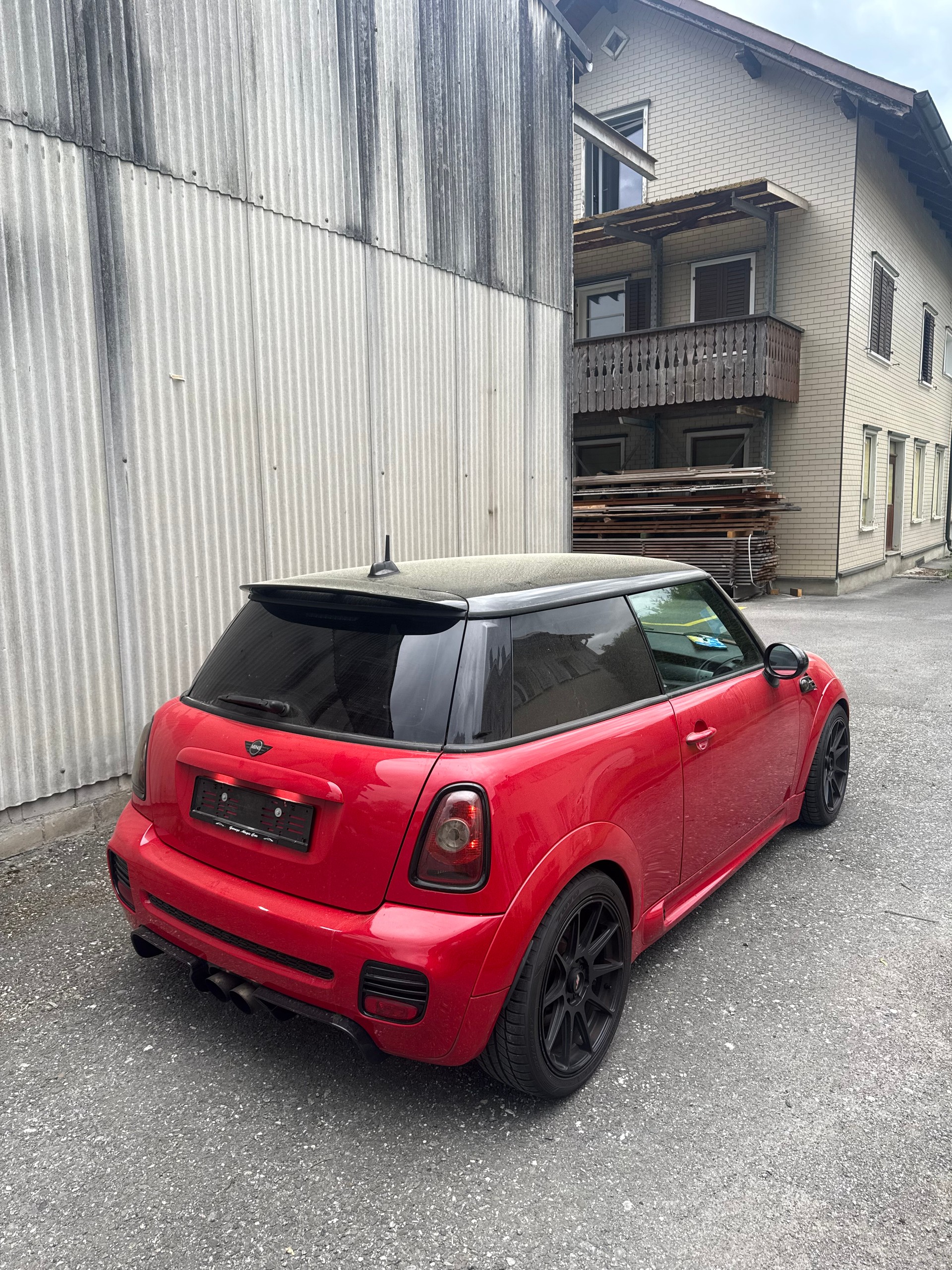 MINI Cooper John Cooper Works-showroom-element-2