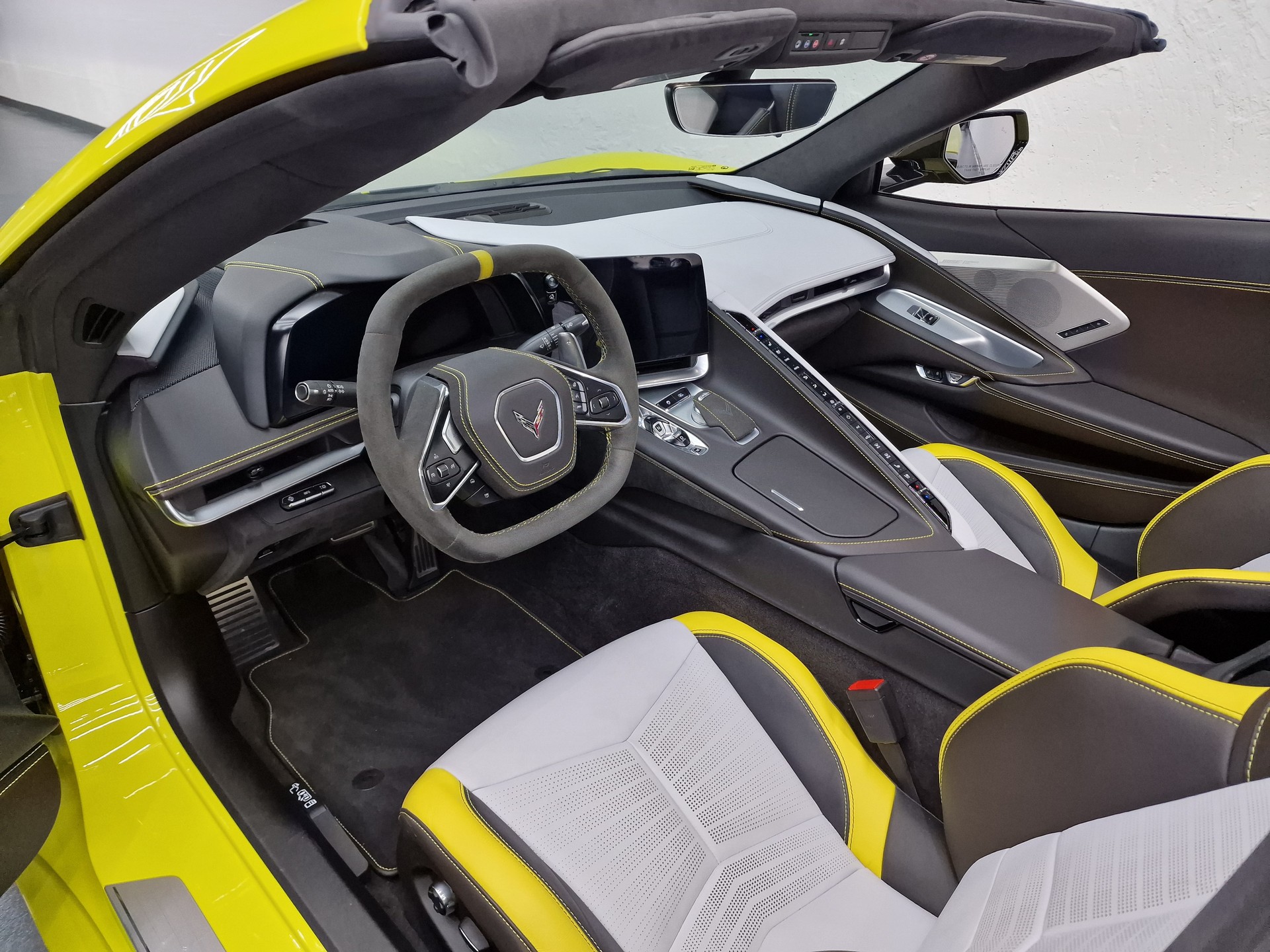 CHEVROLET Corvette C8 Convertible C8.R Edition-image-12