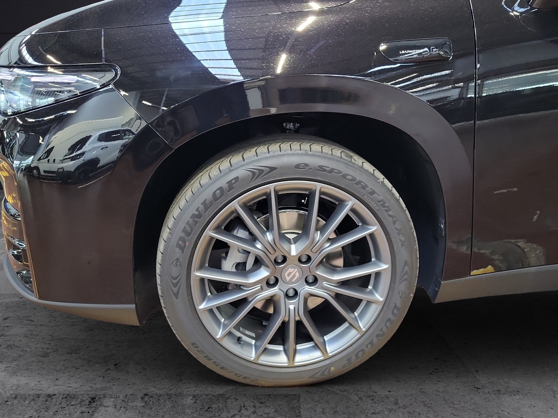 LEAPMOTOR C10 70kWh Design REEV-image-3