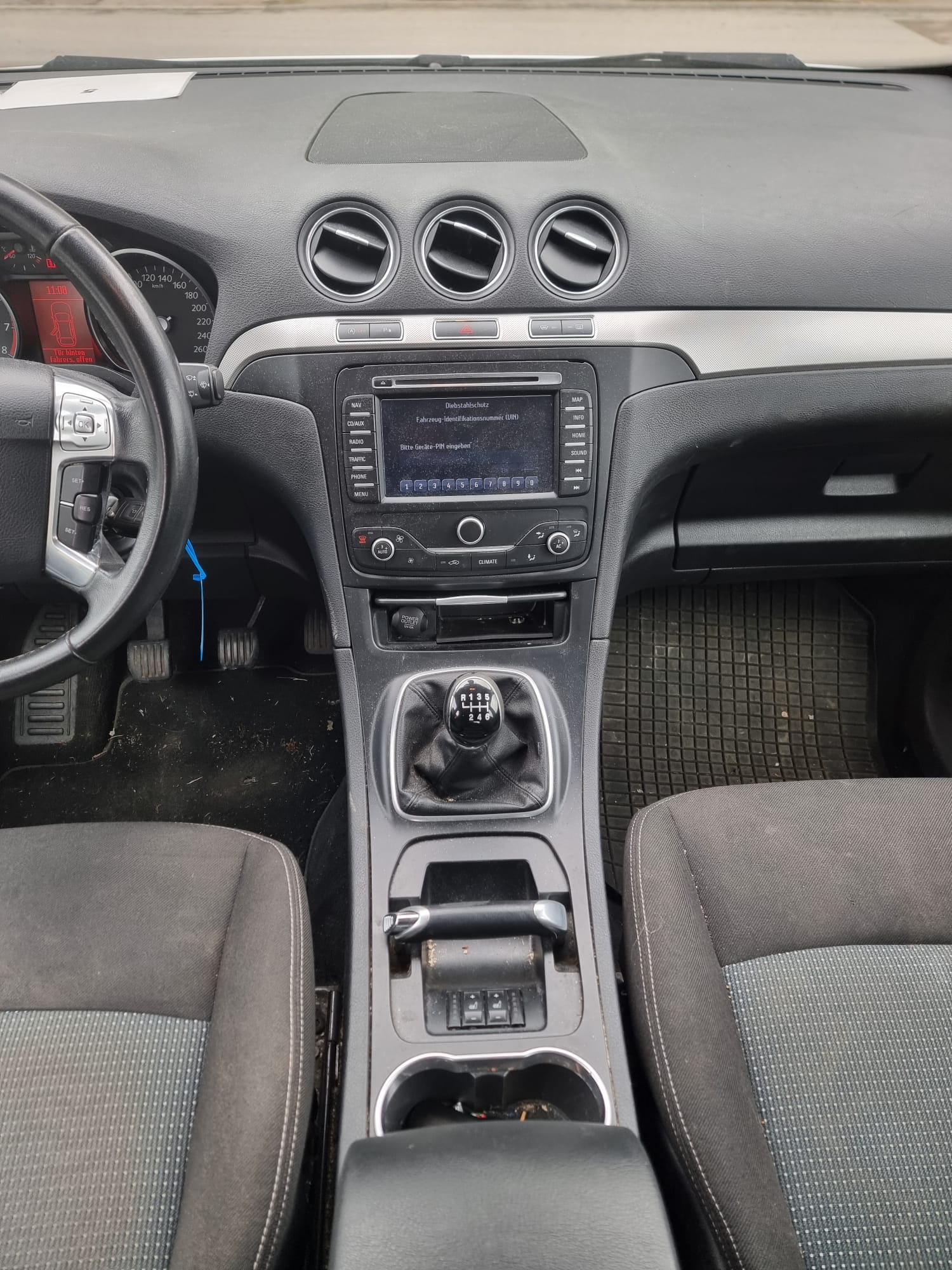 FORD Galaxy 1.6 SCTi Ghia-image-8