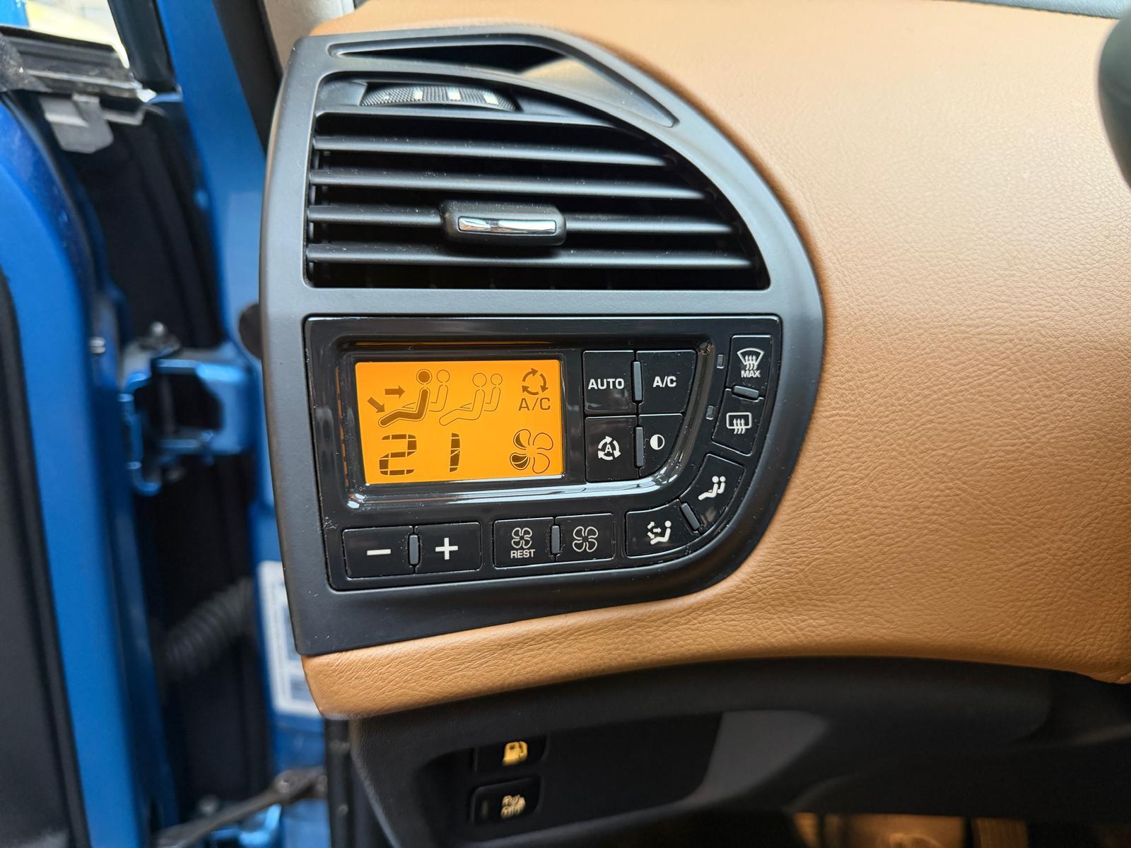 CITROEN C4 Picasso 2.0 HDi Dynamique+-image-20