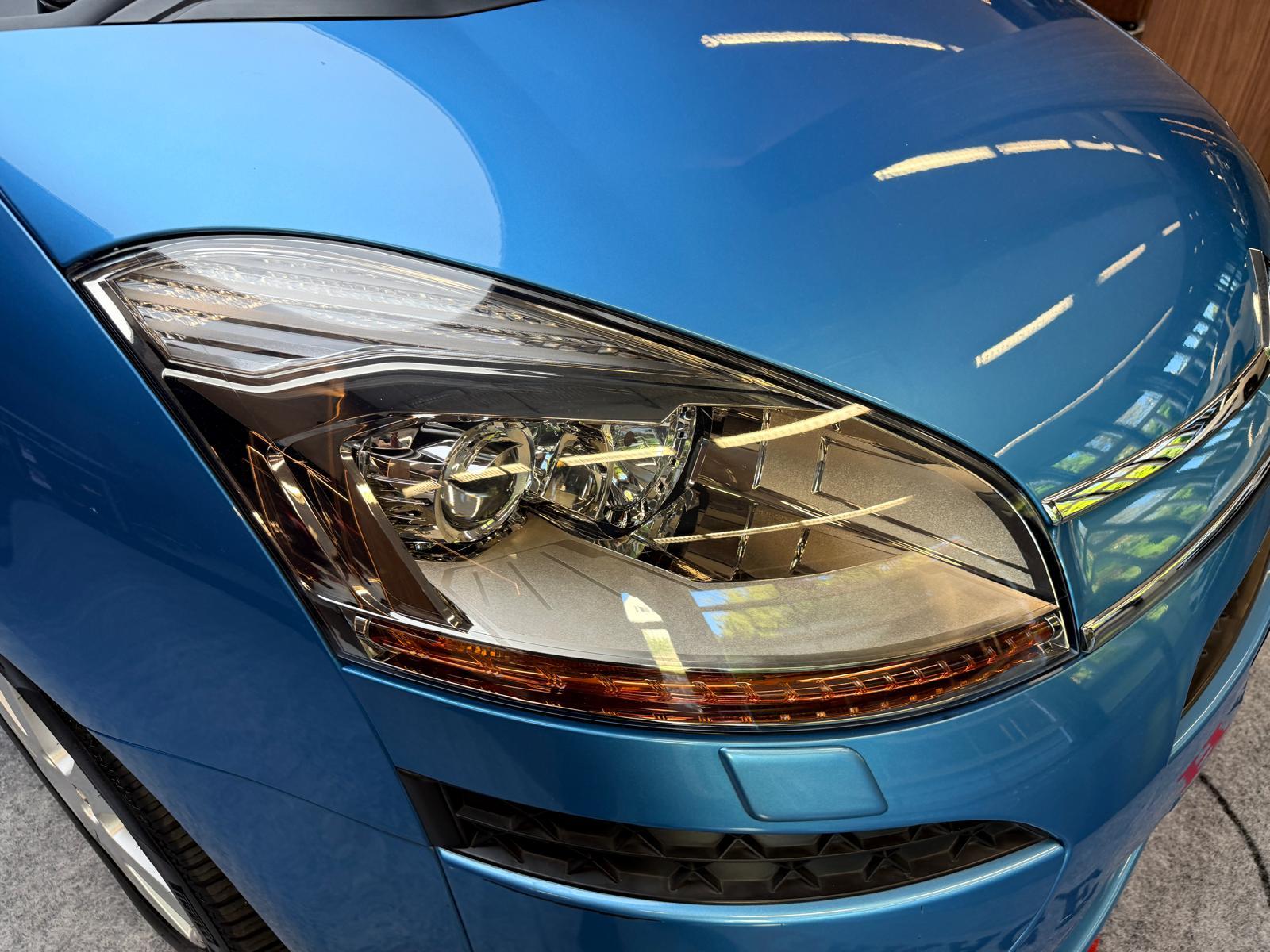 CITROEN C4 Picasso 2.0 HDi Dynamique+-image-9