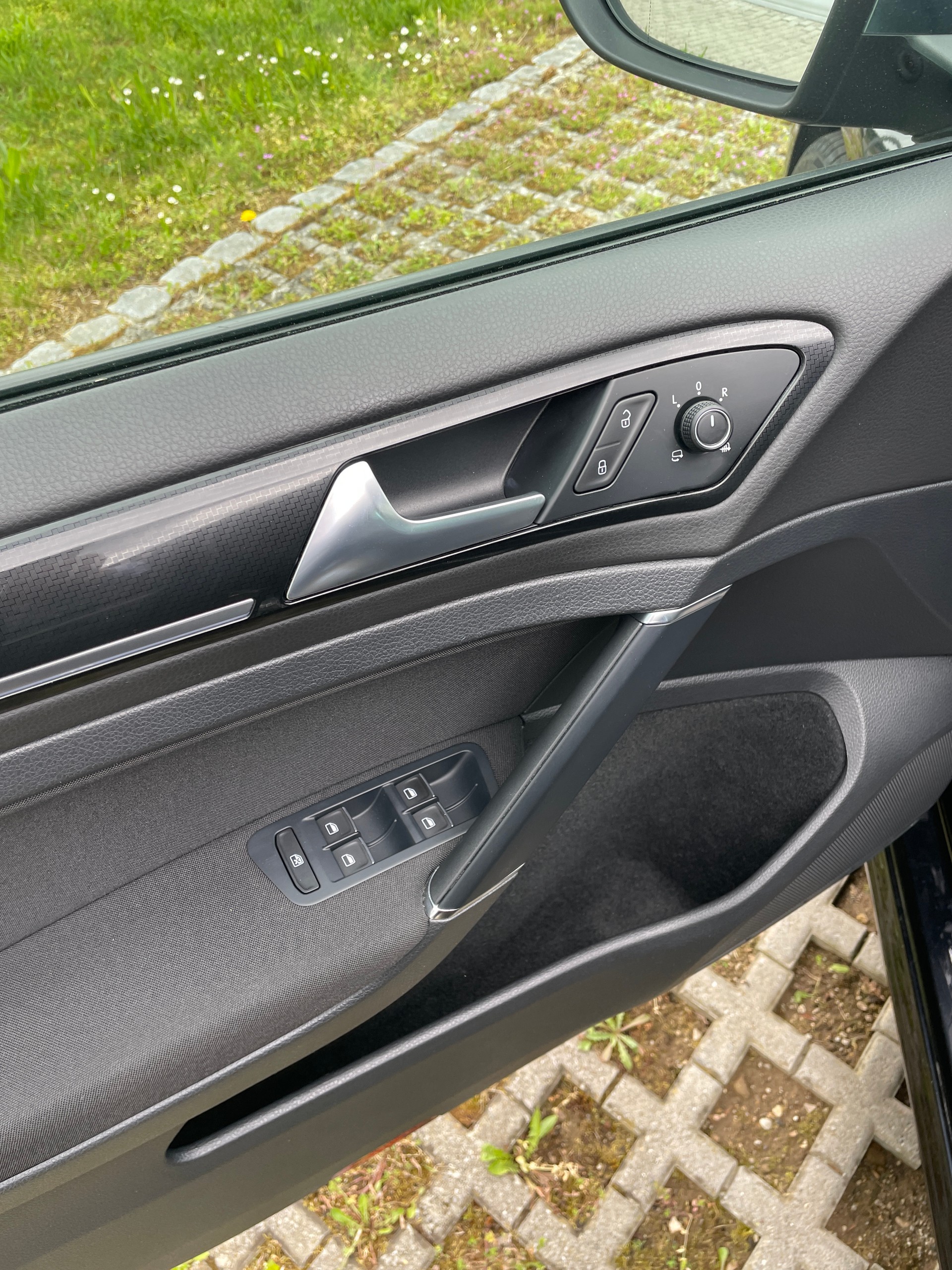 VW Golf VII 2.0 TSI R DSG 4motion-image-23
