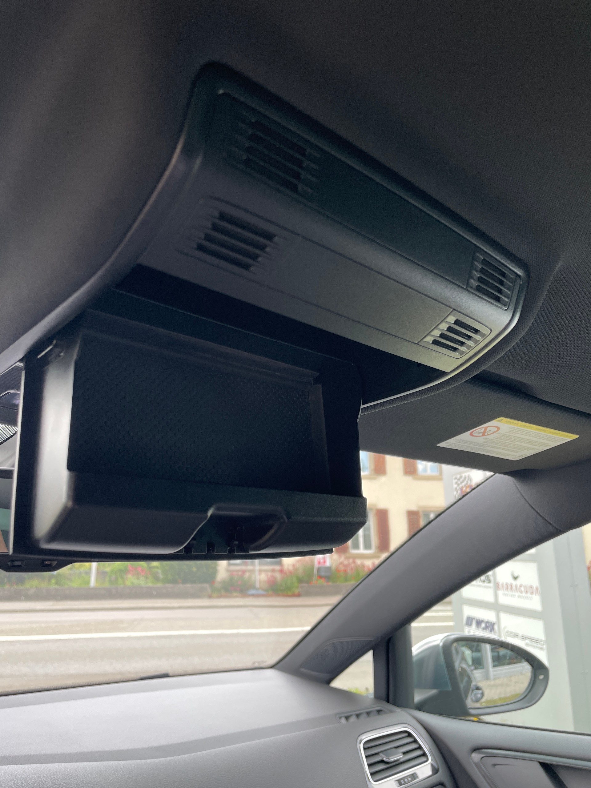VW Golf VII 2.0 TSI R DSG 4motion-image-26