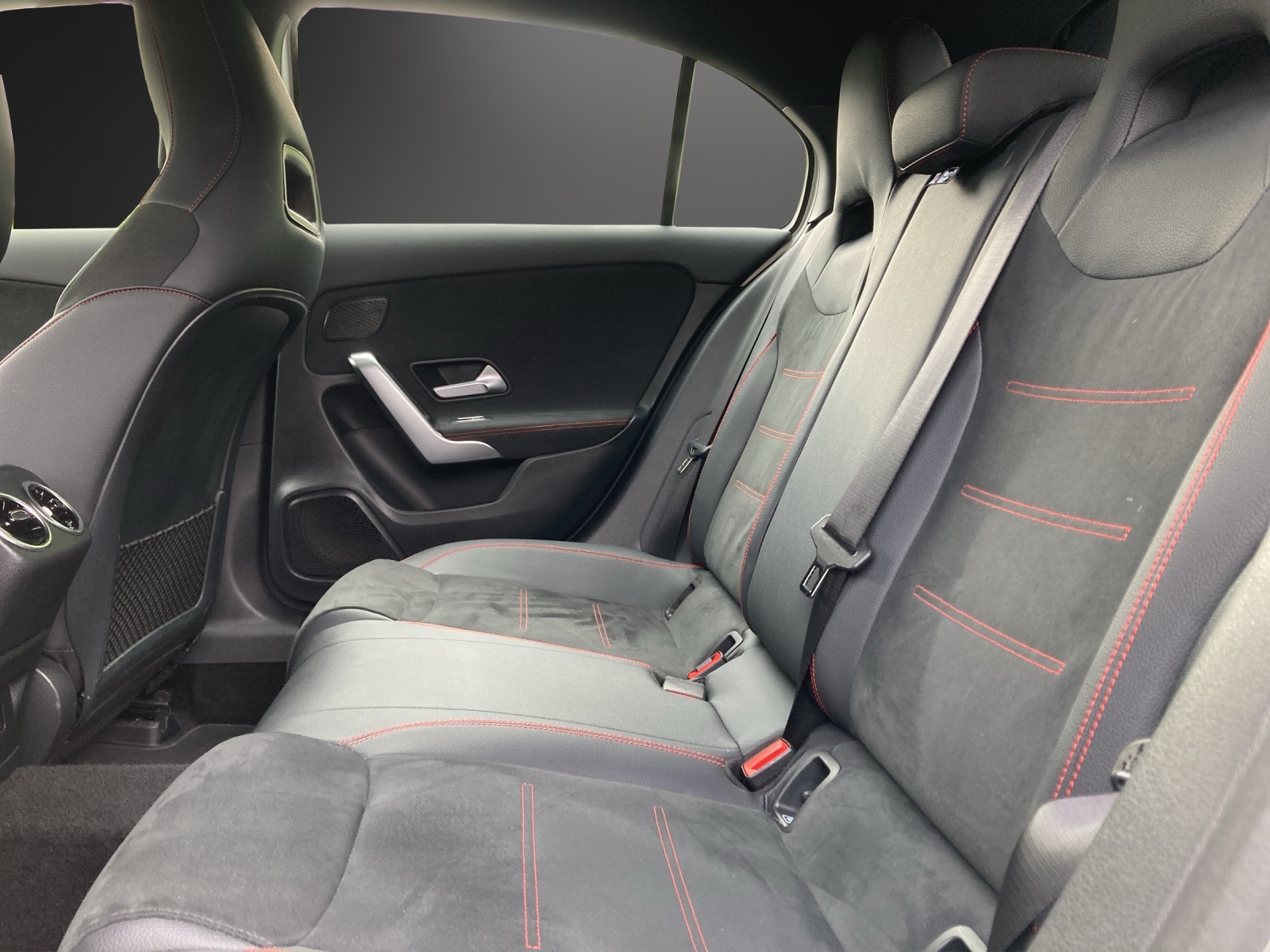 MERCEDES-BENZ A 250 e EQ Star 8G-DCT-image-10