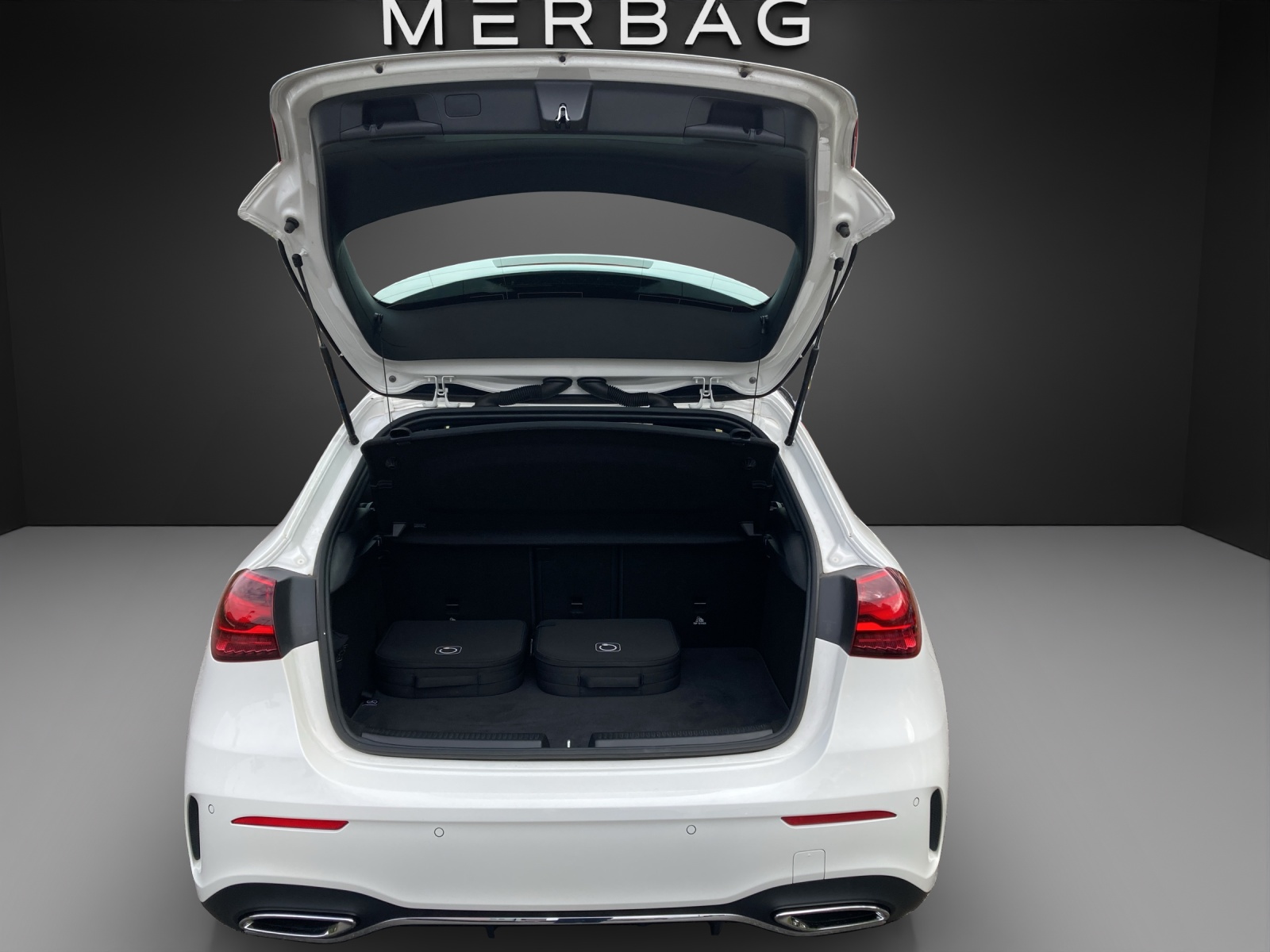 MERCEDES-BENZ A 250 e EQ Star 8G-DCT-image-4