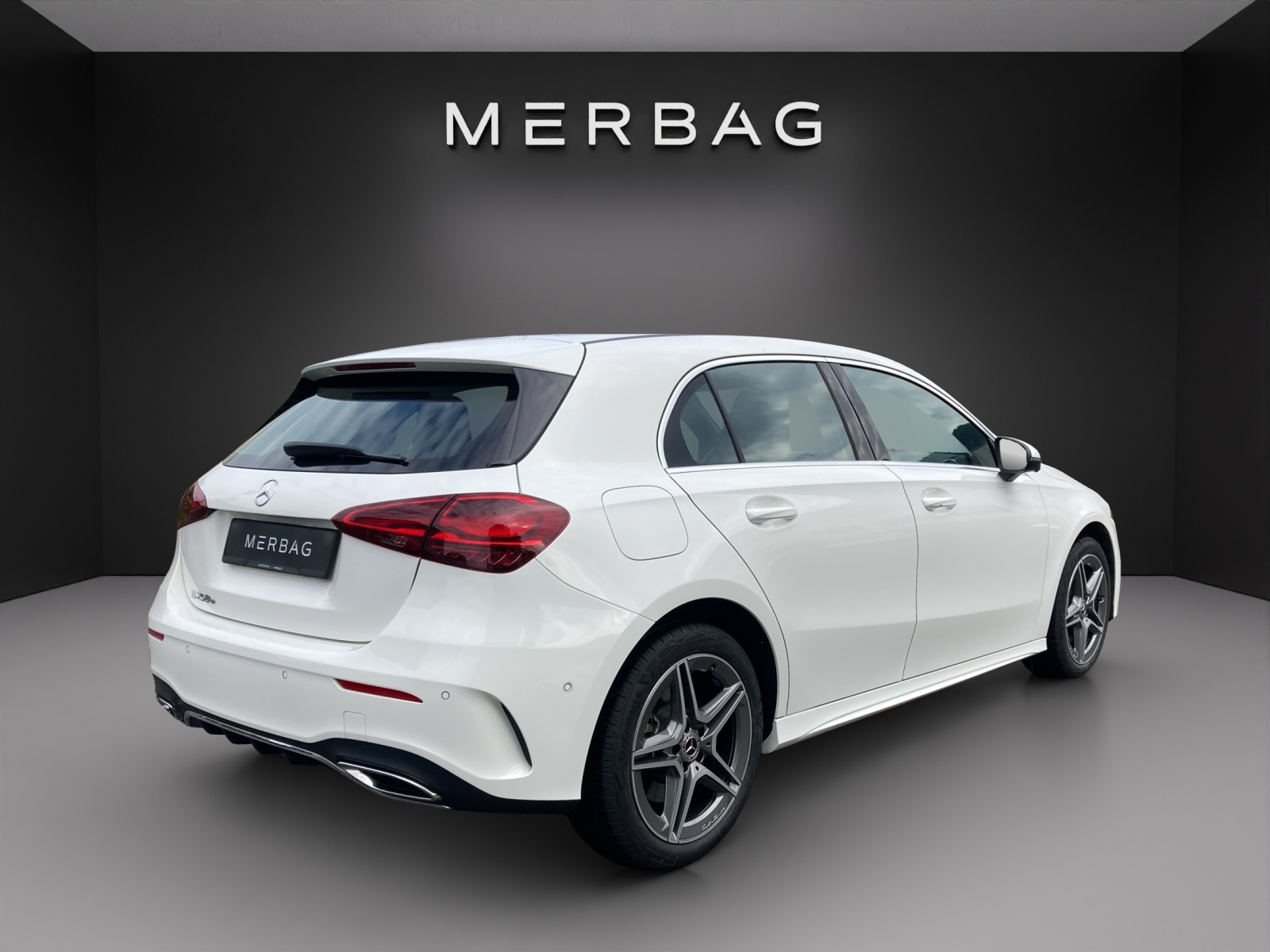 MERCEDES-BENZ A 250 e EQ Star 8G-DCT-image-2
