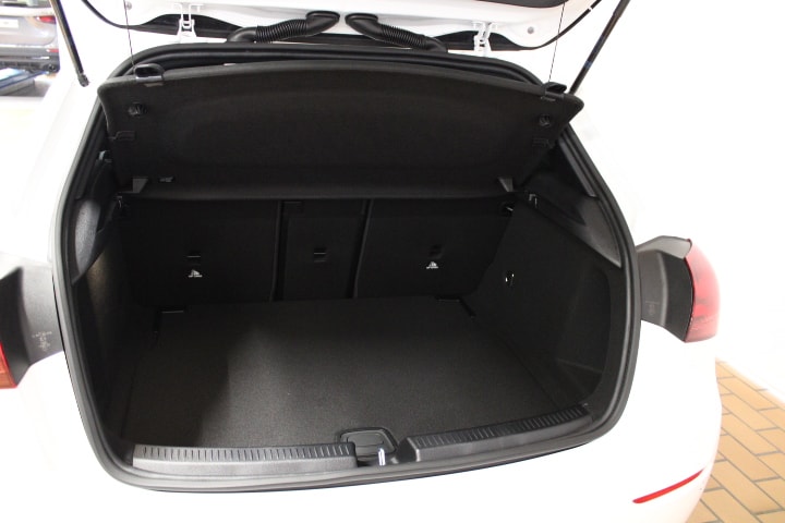 MERCEDES-BENZ A 200 Progressive-image-3