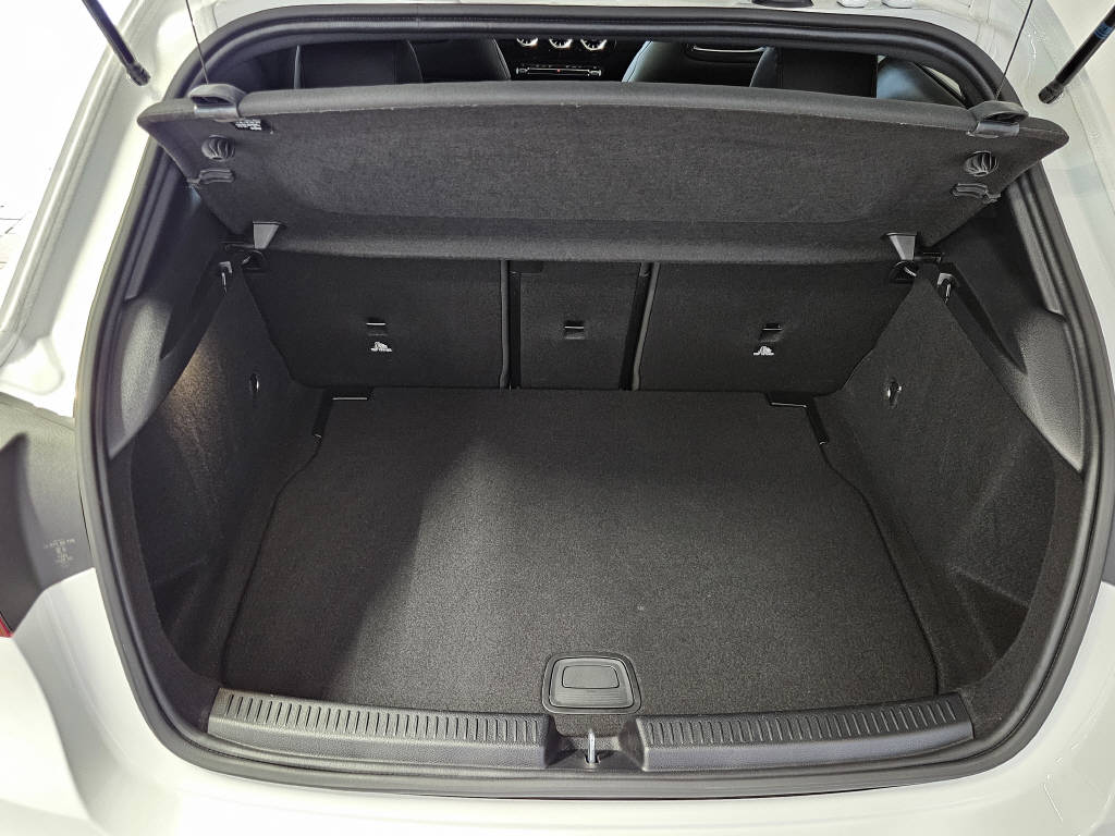 MERCEDES-BENZ A 200 Progressive-image-3