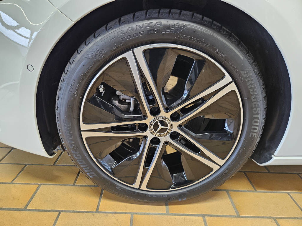MERCEDES-BENZ A 200 Progressive-image-14