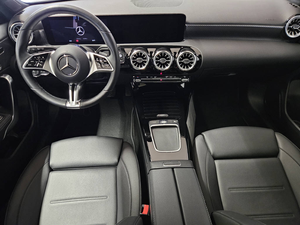 MERCEDES-BENZ A 200 Progressive-image-7
