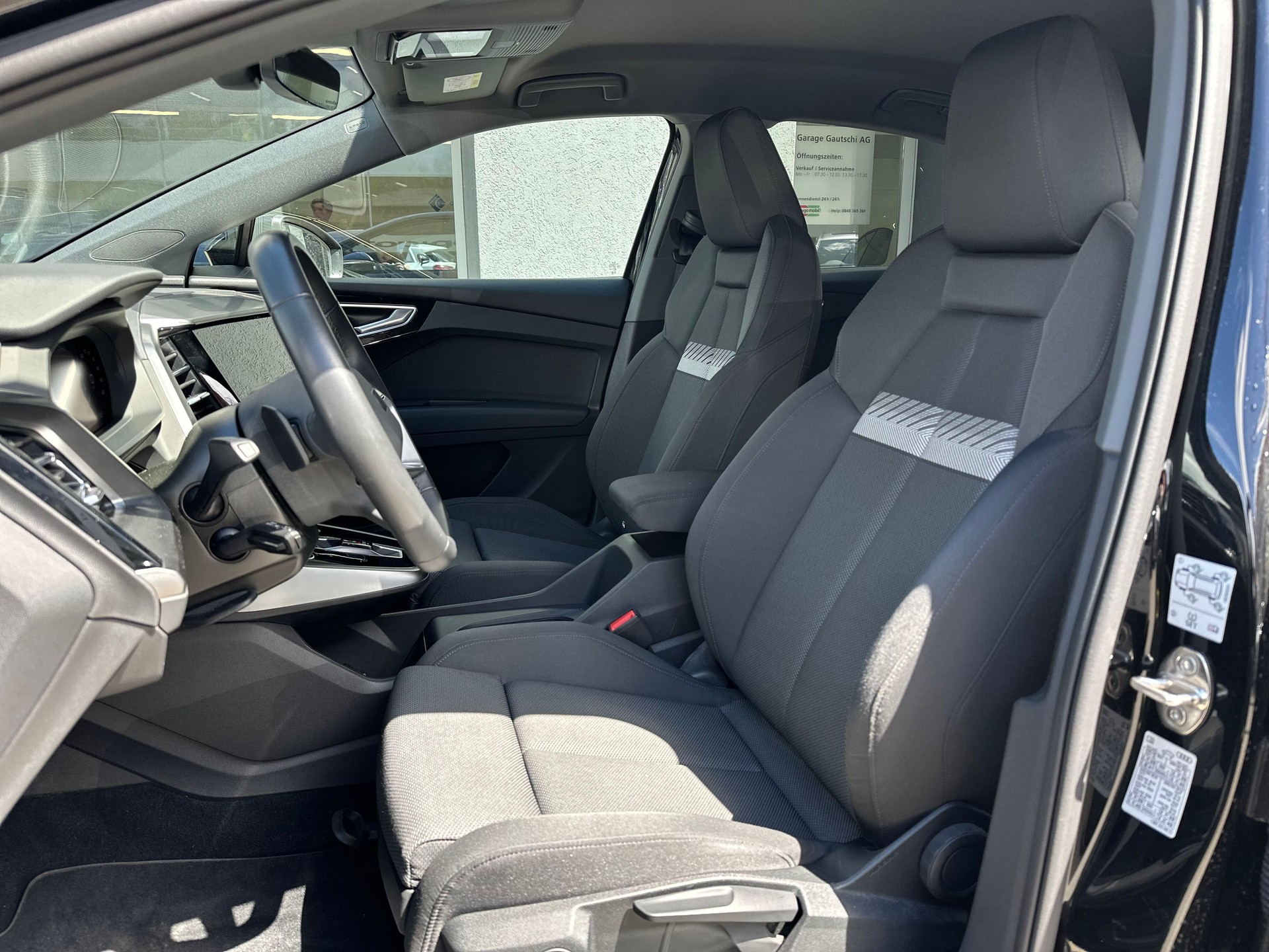 AUDI Q4 Sportback e-tron 50 quattro-image-4