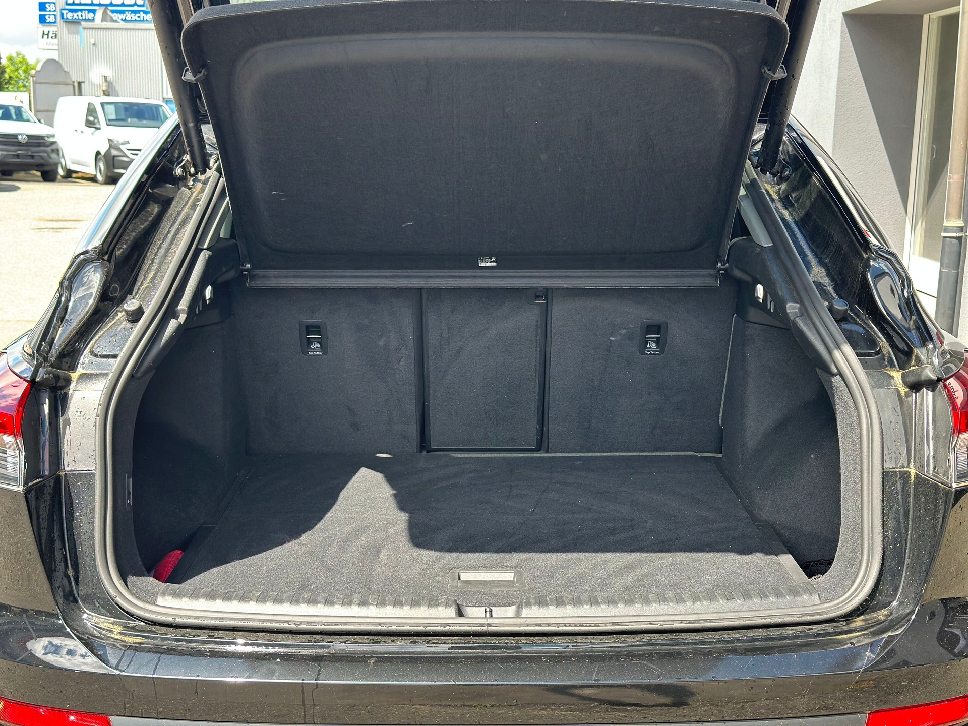 AUDI Q4 Sportback e-tron 50 quattro-image-8