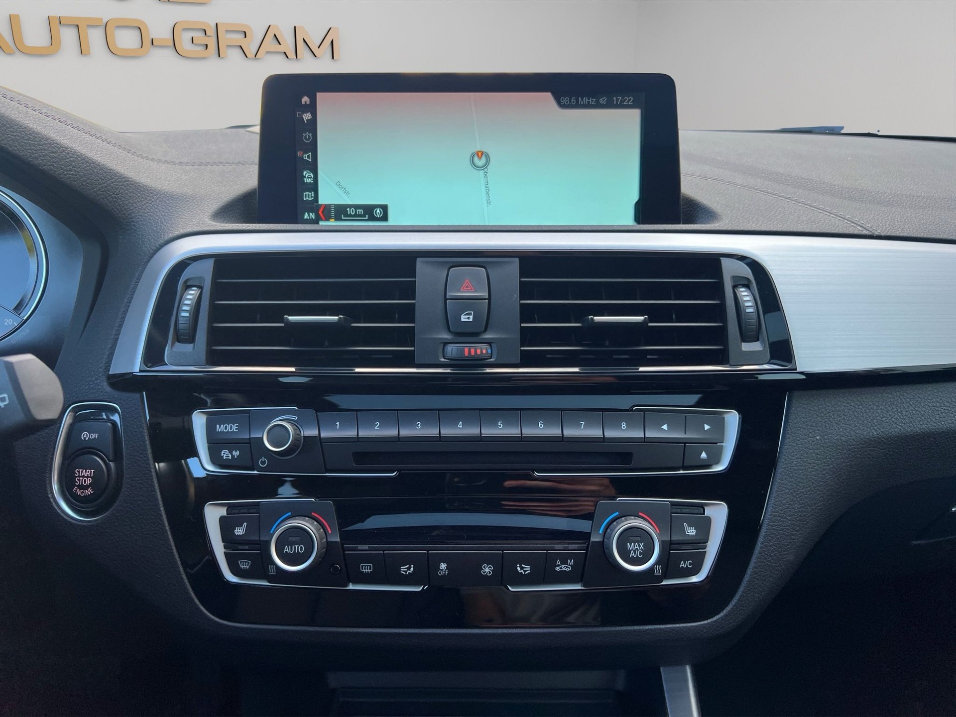 BMW M140i xDrive Steptronic-image-17