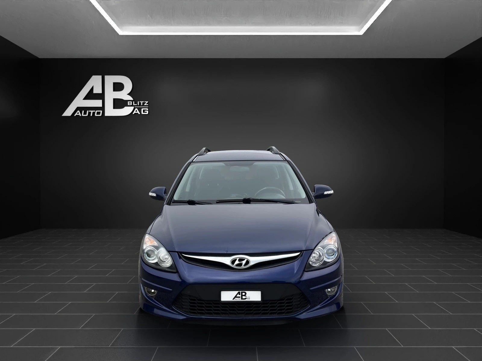 HYUNDAI i30 Wagon 1.6 CRDi Style Automatic-image-0