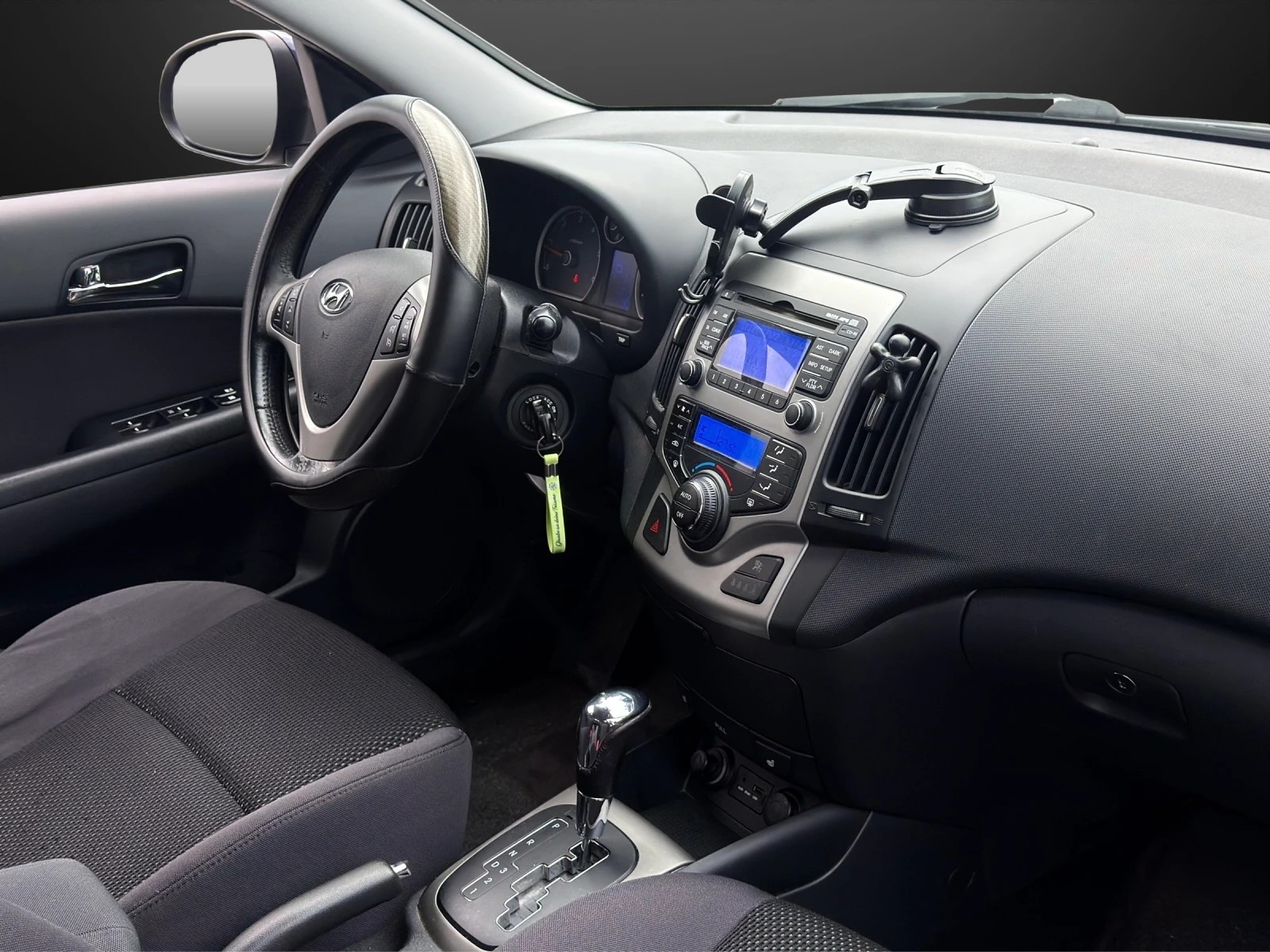 HYUNDAI i30 Wagon 1.6 CRDi Style Automatic-image-9