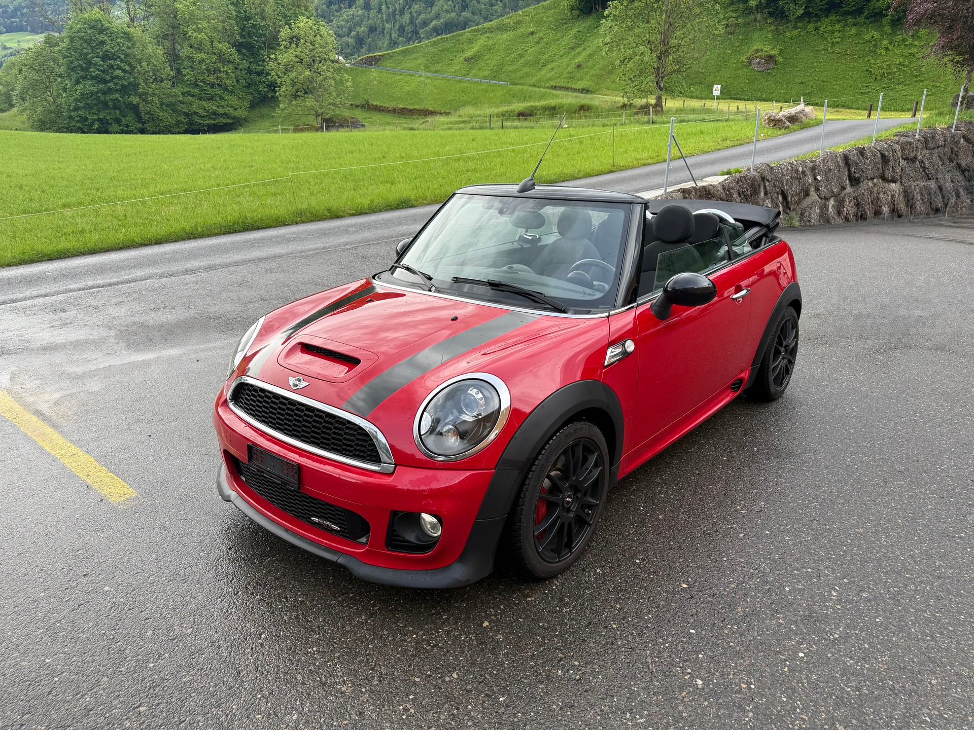 MINI Cooper John Cooper Works Cabriolet-image-1