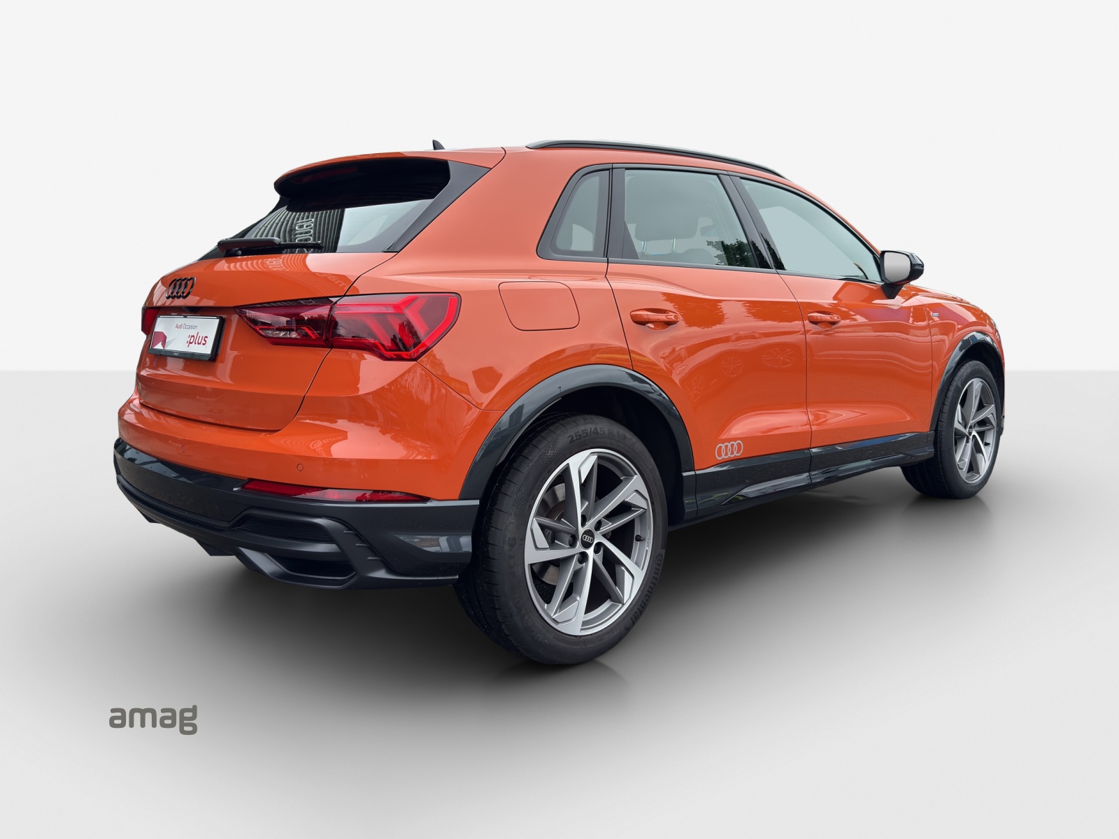 AUDI Q3 35 TFSI S line Attraction S-tronic-image-4