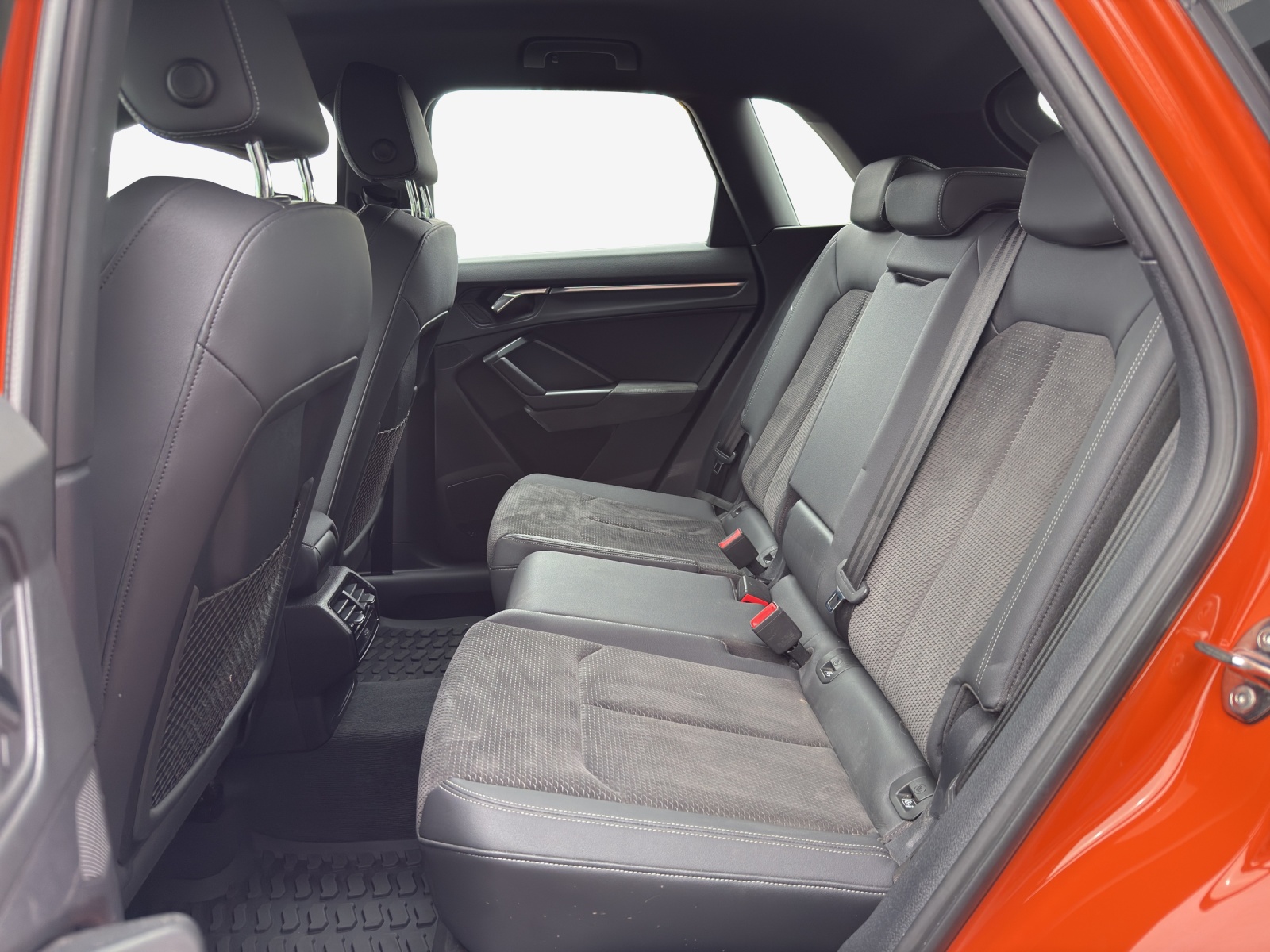 AUDI Q3 35 TFSI S line Attraction S-tronic-image-11