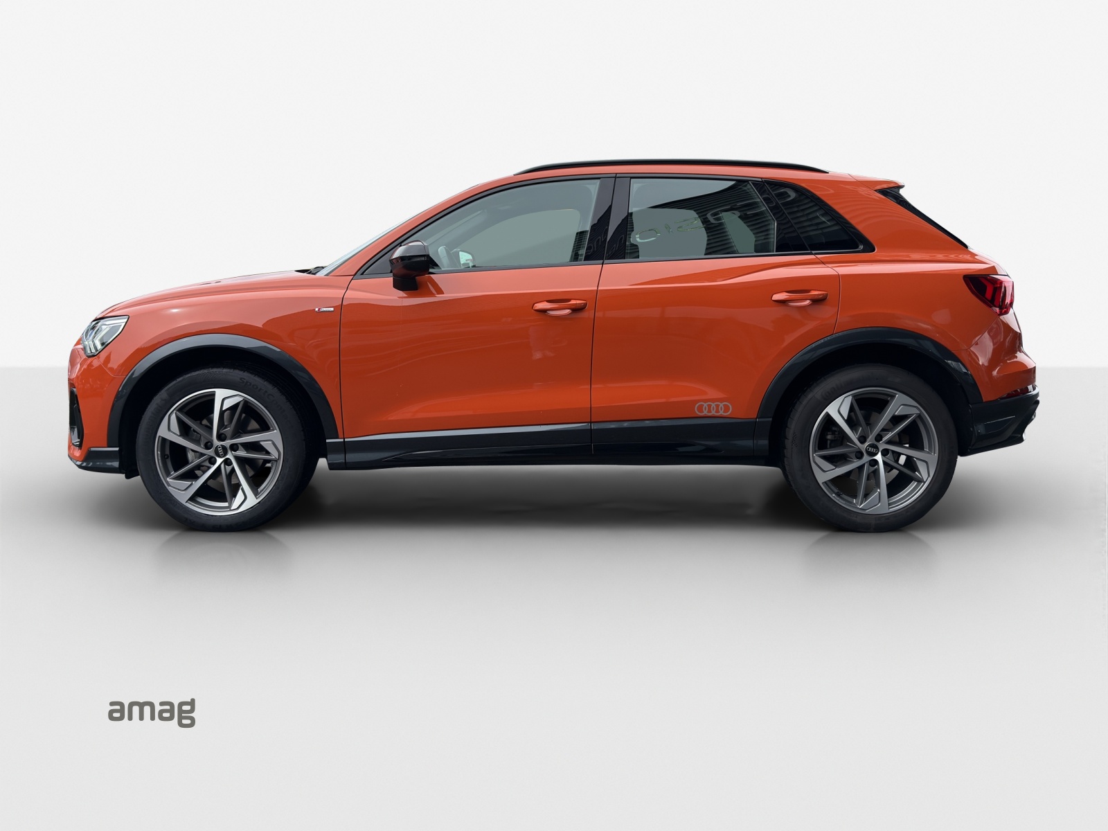 AUDI Q3 35 TFSI S line Attraction S-tronic-image-1