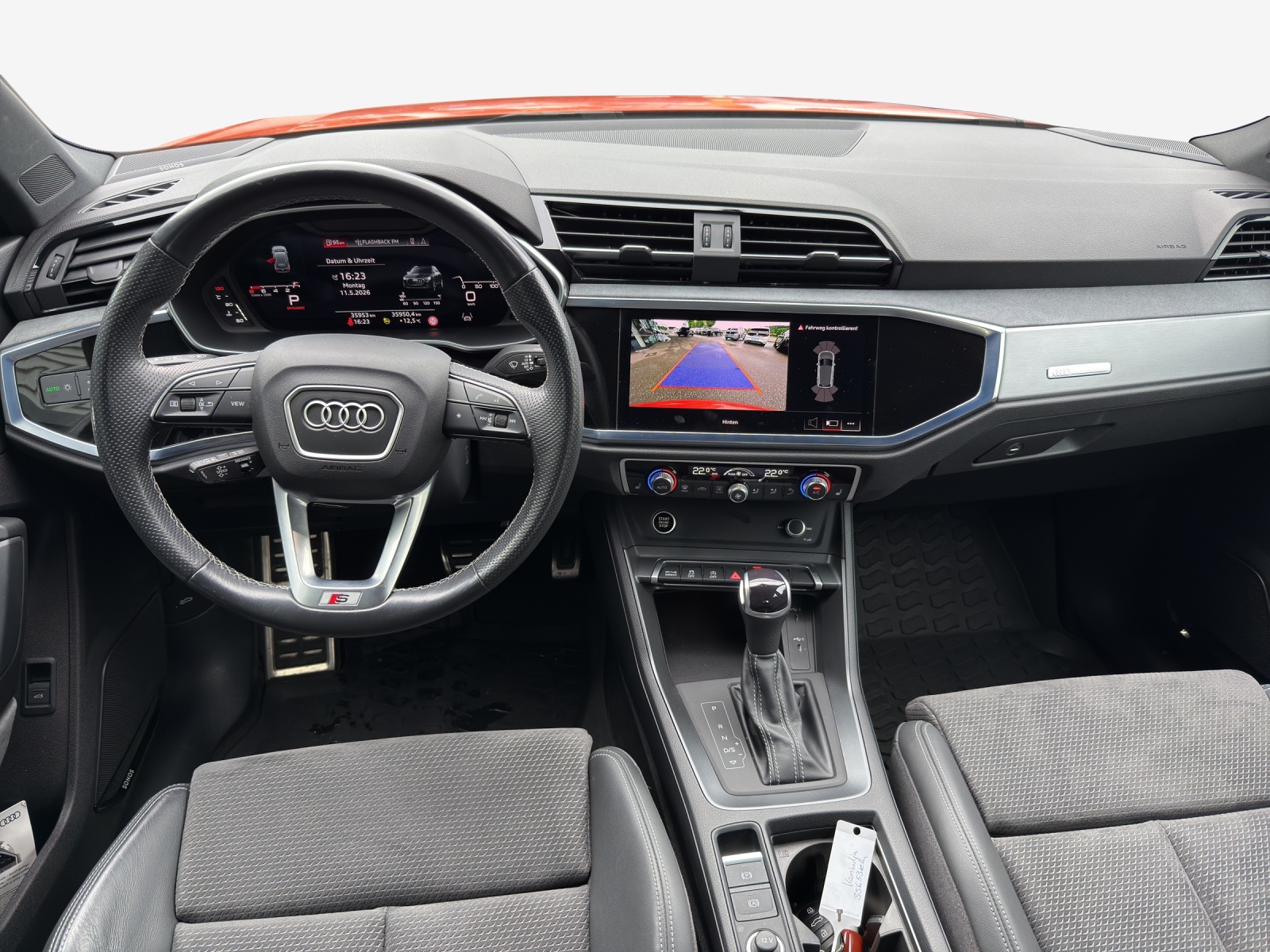 AUDI Q3 35 TFSI S line Attraction S-tronic-image-8