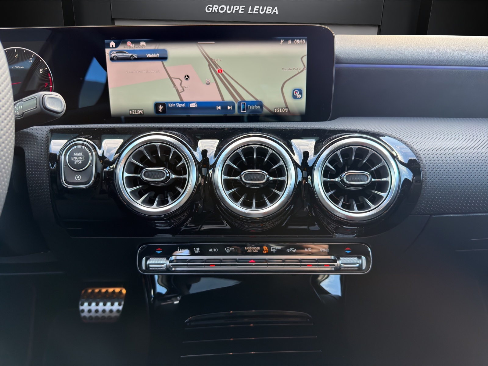MERCEDES-BENZ A 220 d 8G-DCT-image-12
