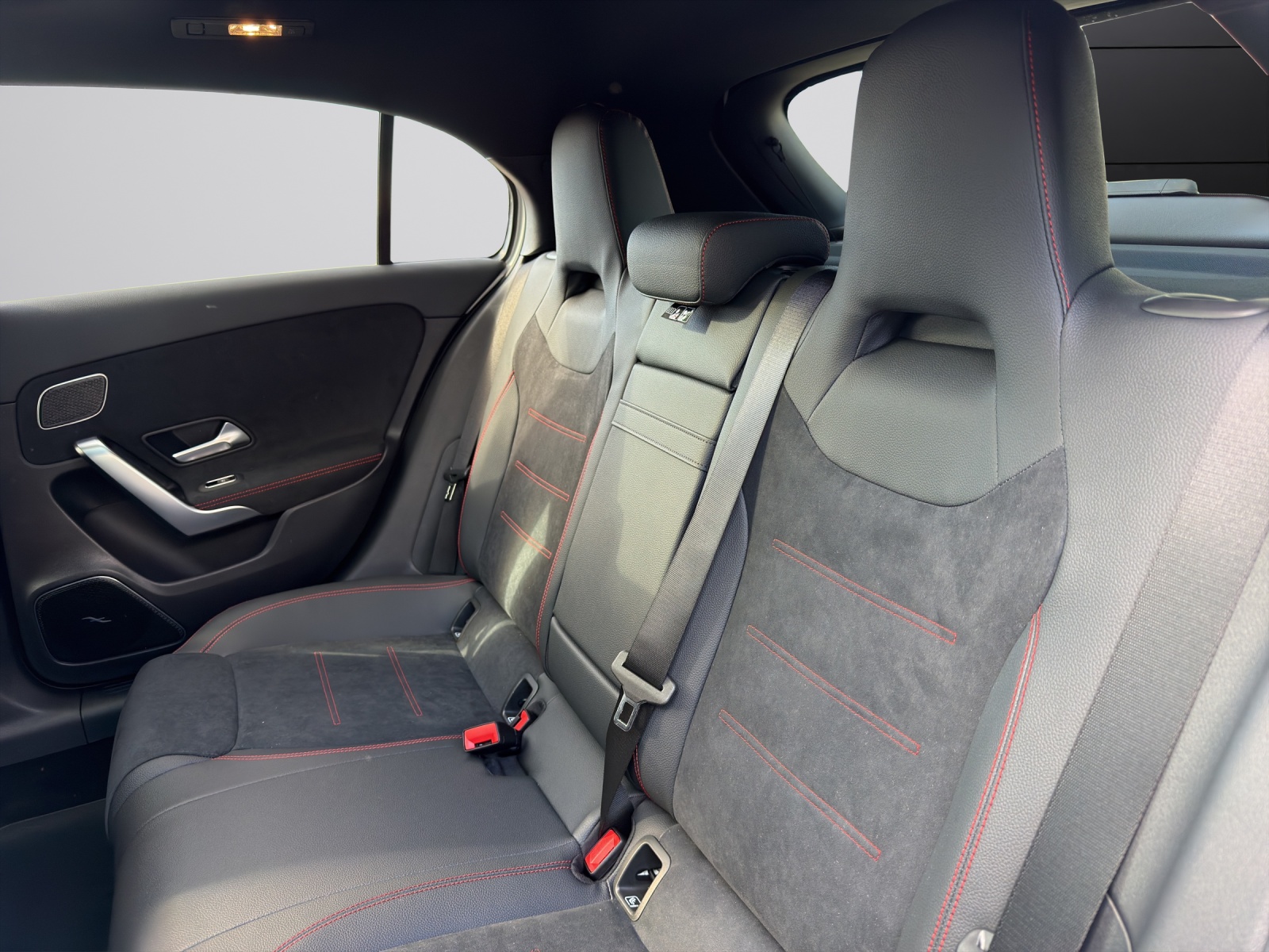 MERCEDES-BENZ A 220 d 8G-DCT-image-8