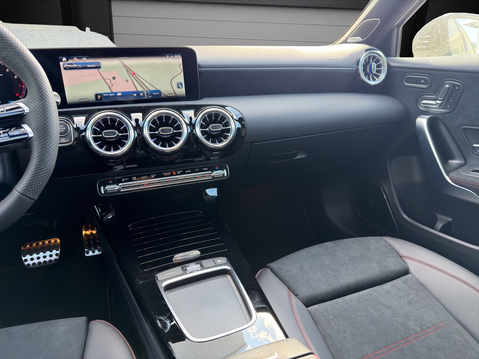 MERCEDES-BENZ A 220 d 8G-DCT-image-14