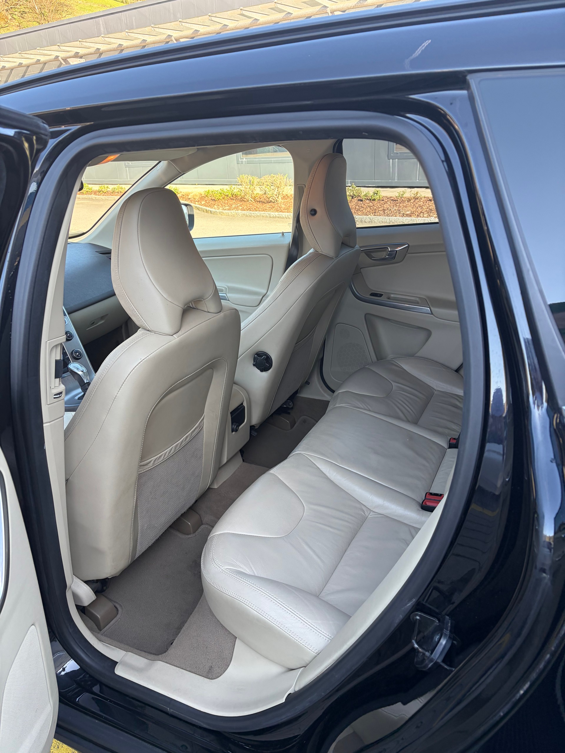 VOLVO 2.4 D5 Momentum AWD-image-3