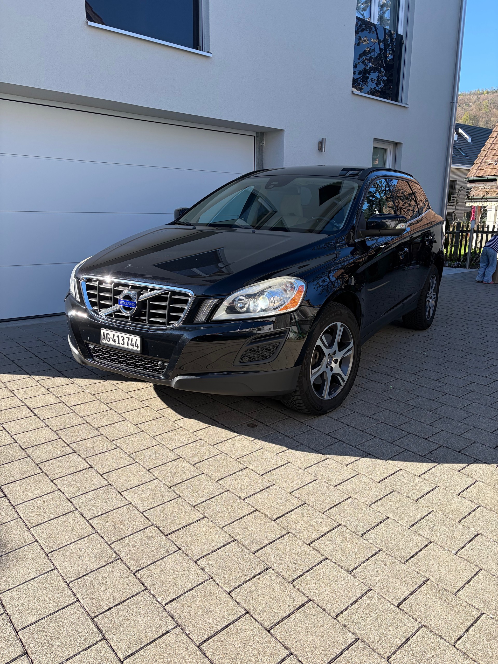 VOLVO 2.4 D5 Momentum AWD-image-0