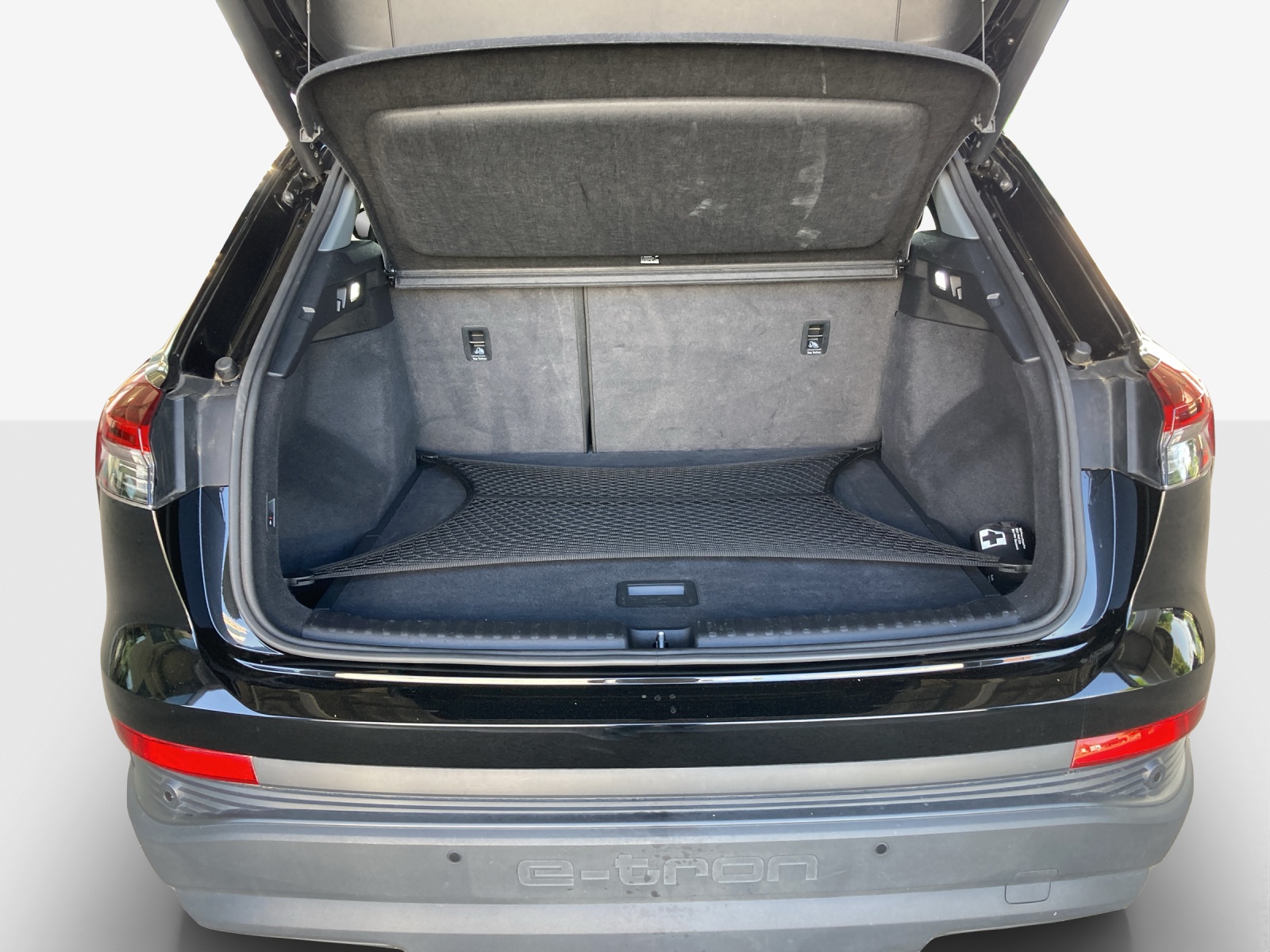 AUDI Q4 e-tron 45 quattro-image-13