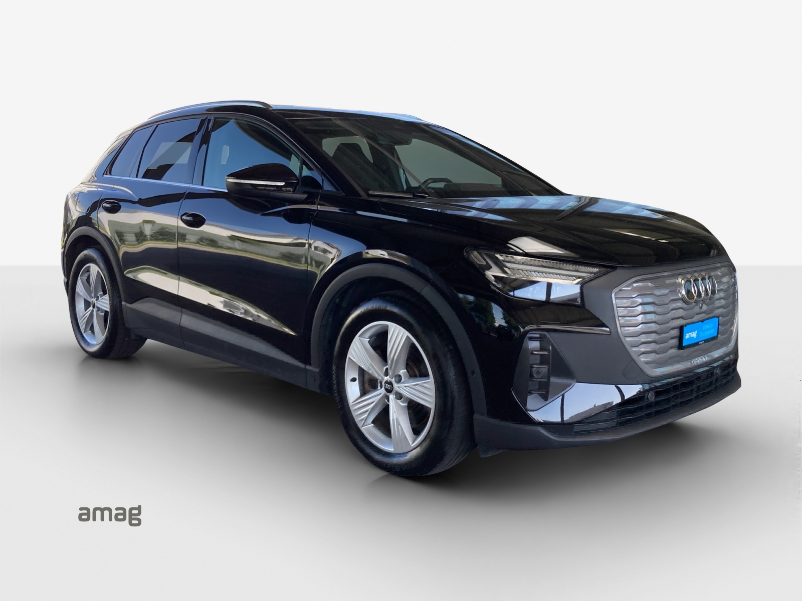 AUDI Q4 e-tron 45 quattro-image-6