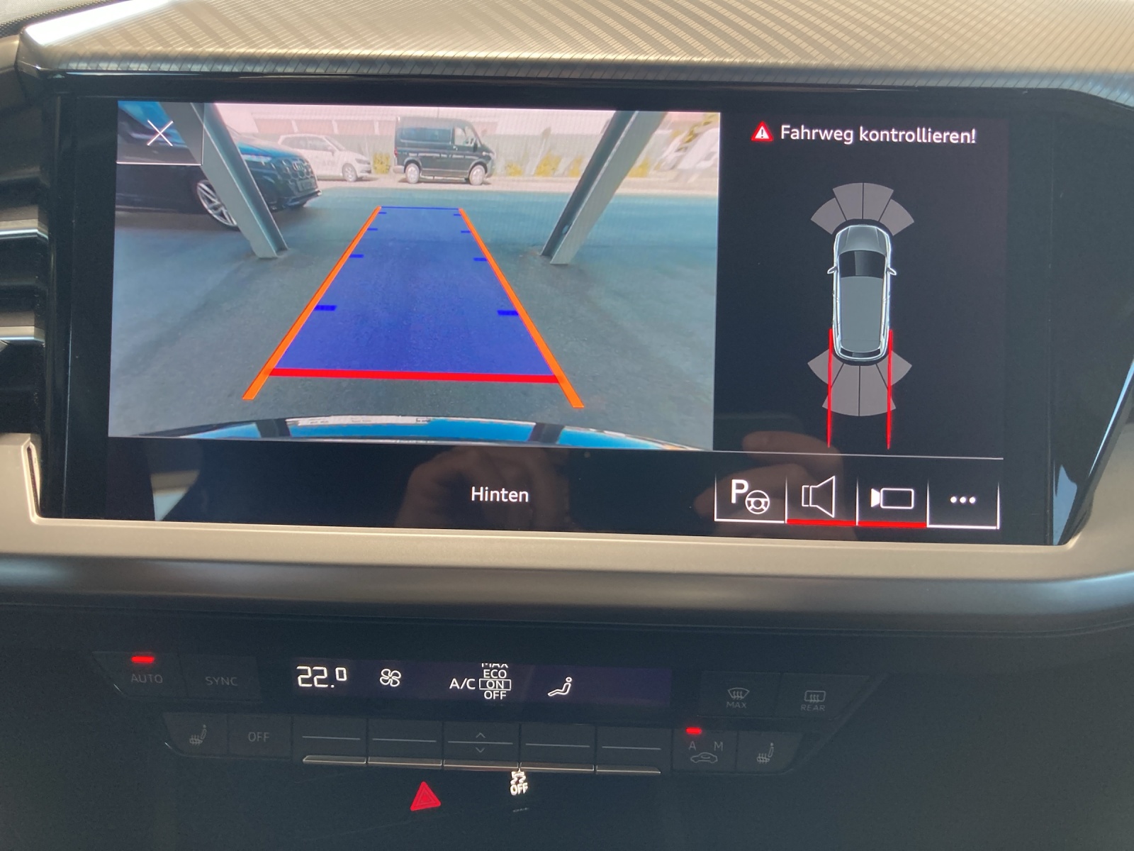 AUDI Q4 e-tron 45 quattro-image-15
