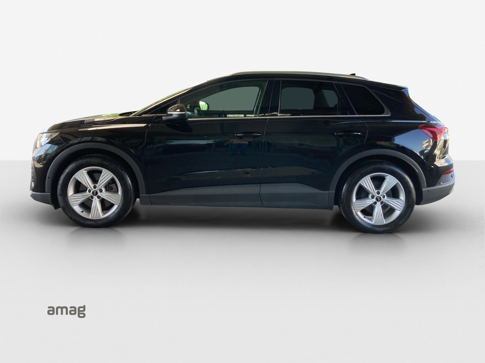 AUDI Q4 e-tron 45 quattro-image-1