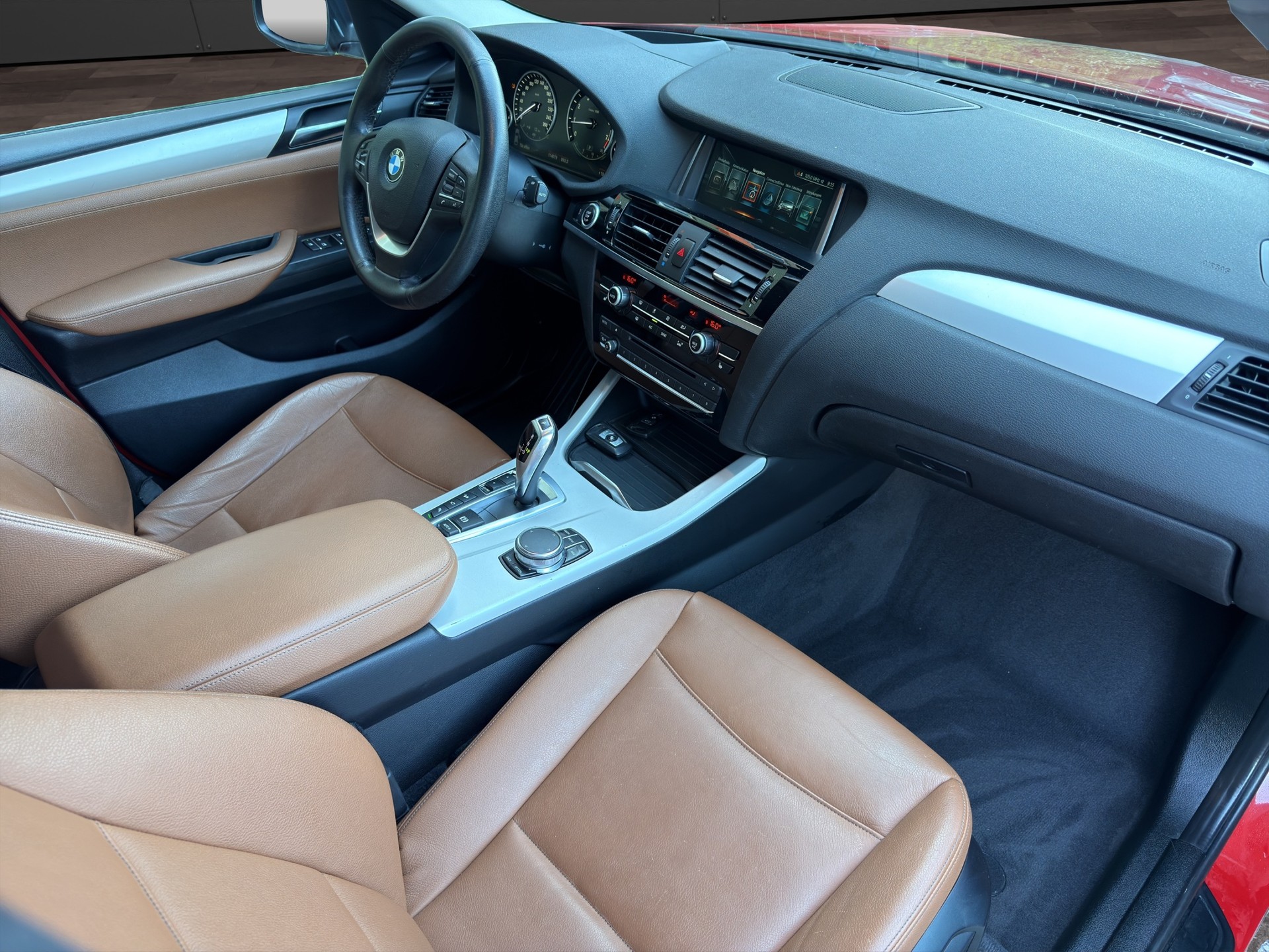 BMW X4 xDrive 20i Steptronic-image-18