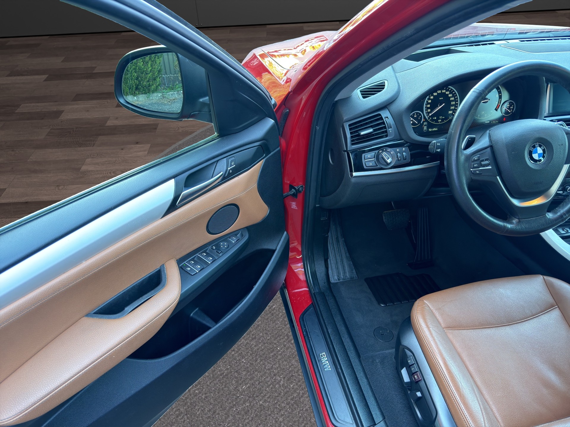 BMW X4 xDrive 20i Steptronic-image-19