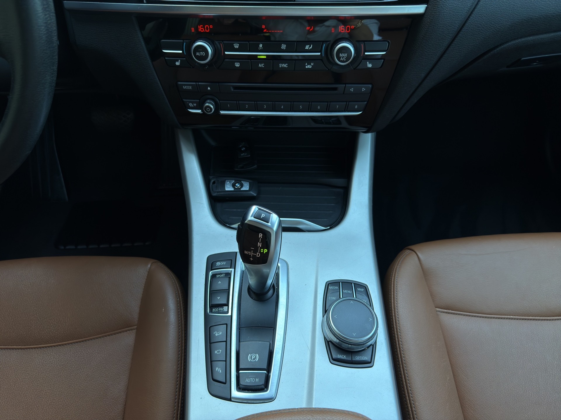 BMW X4 xDrive 20i Steptronic-image-15