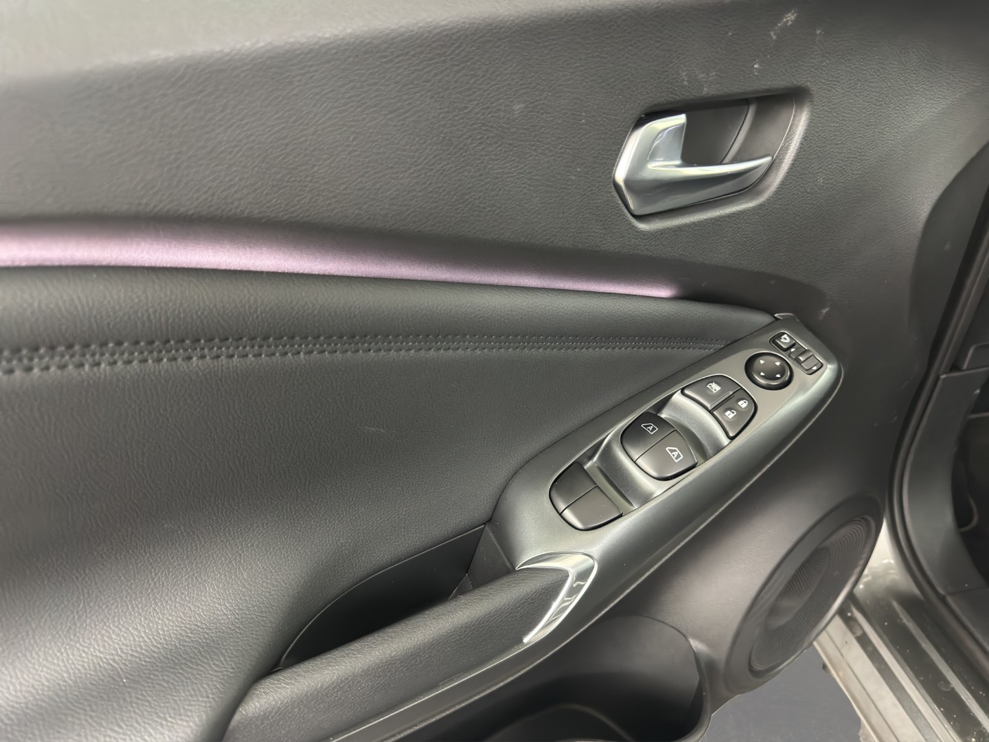 NISSAN Juke 1.6 FHEV N-Connecta-image-21