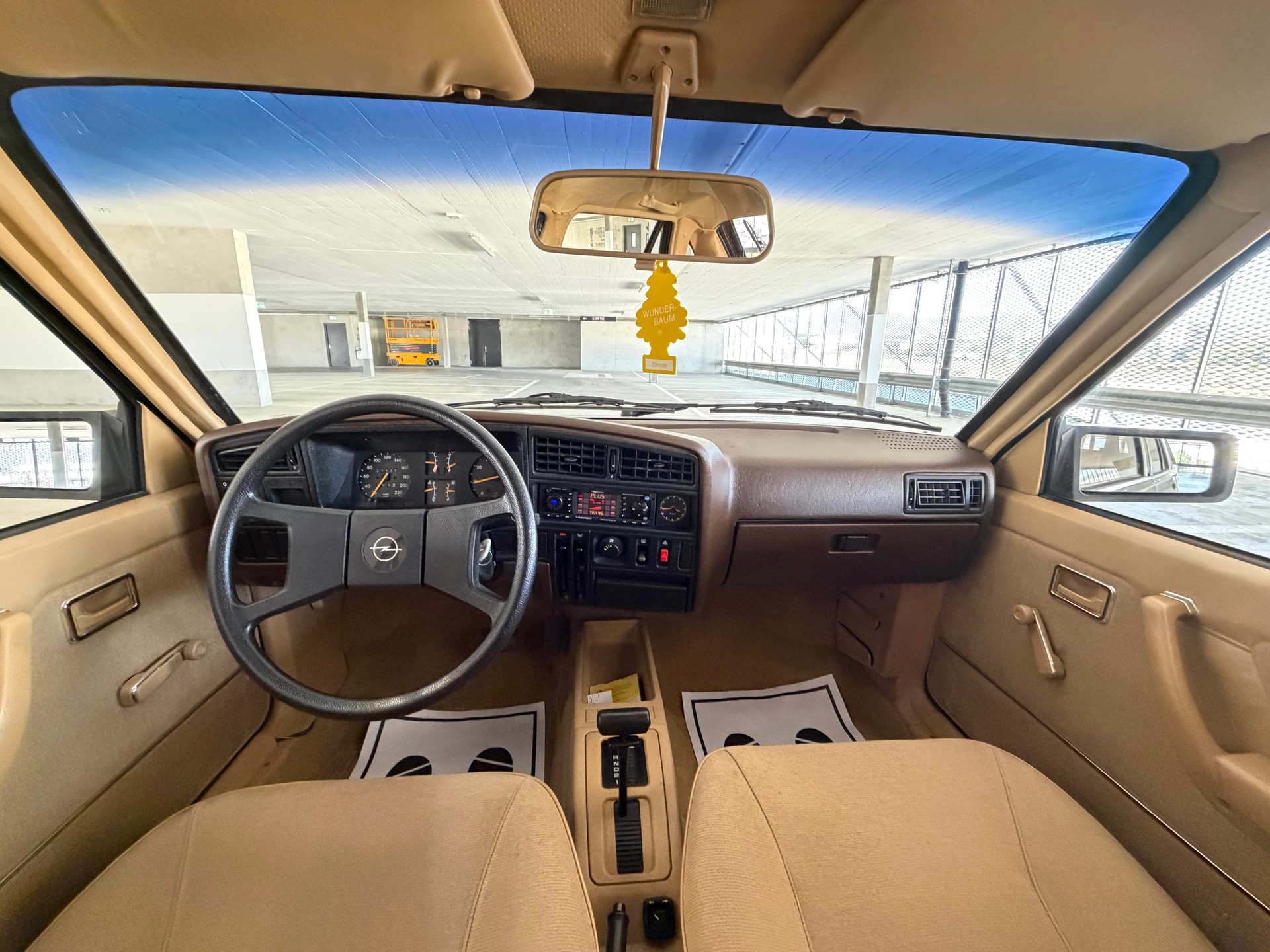 OPEL Ascona 1800 E Berlina - Expertise du jour - Service a jour-image-8