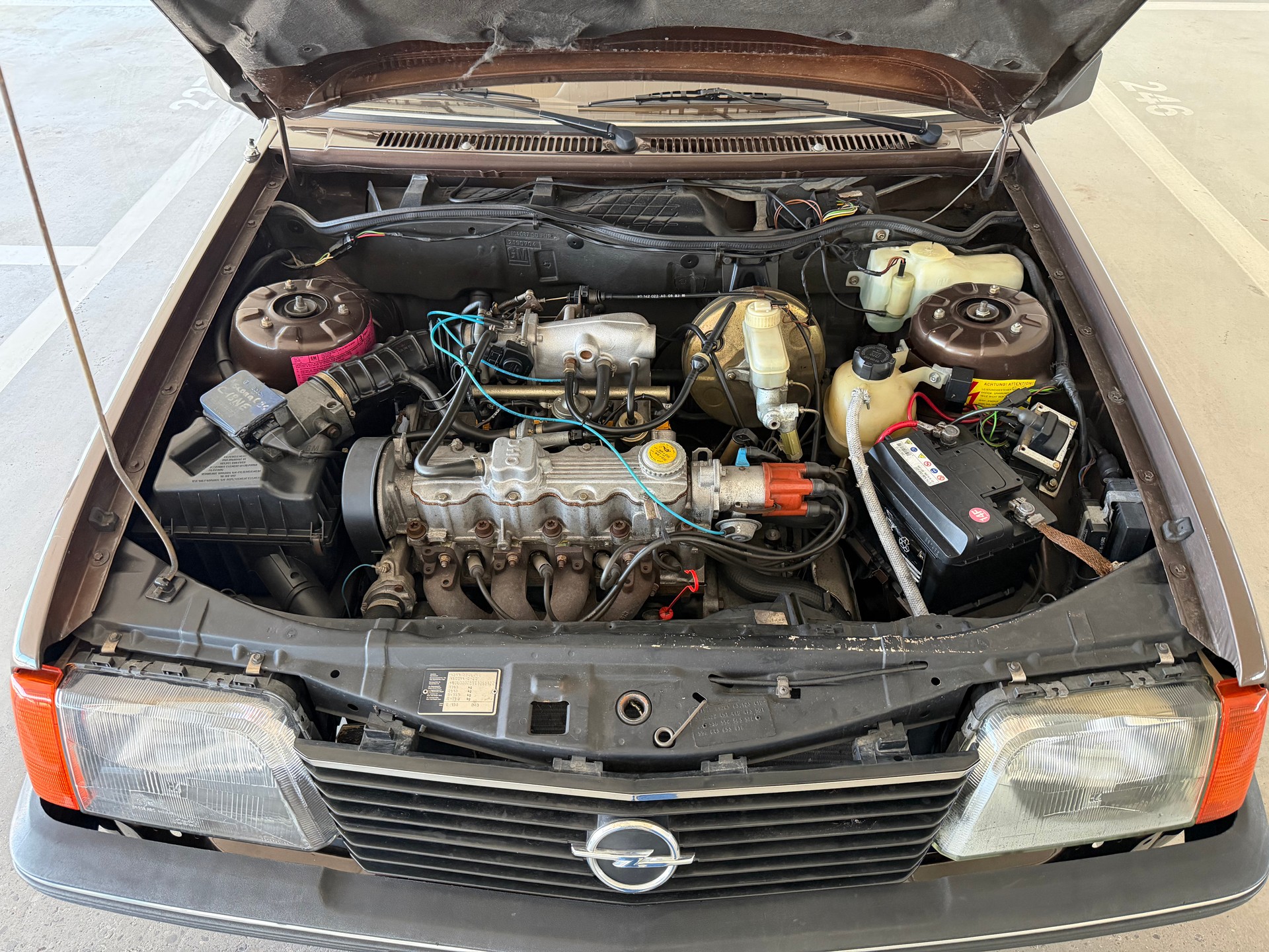 OPEL Ascona 1800 E Berlina - Expertise du jour - Service a jour-image-14