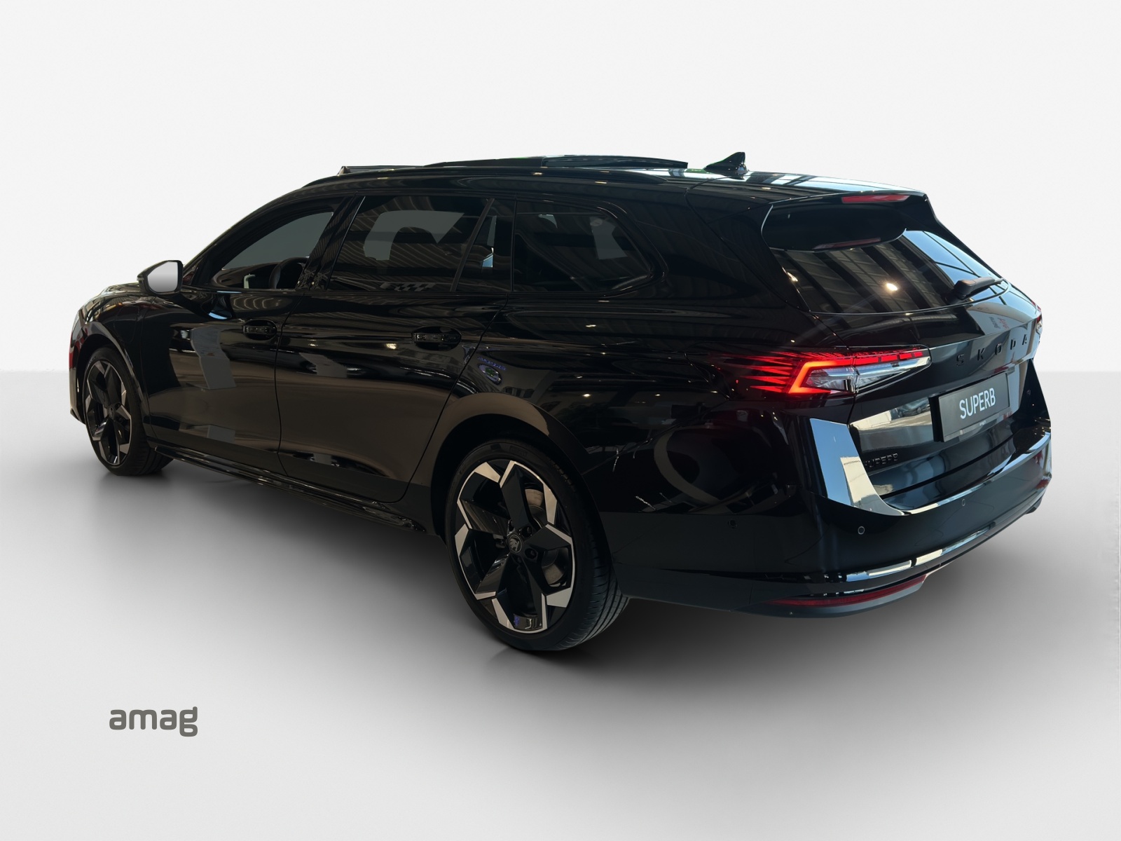 SKODA Superb Combi 1.5 TSI PHEV Sportline DSG-image-2