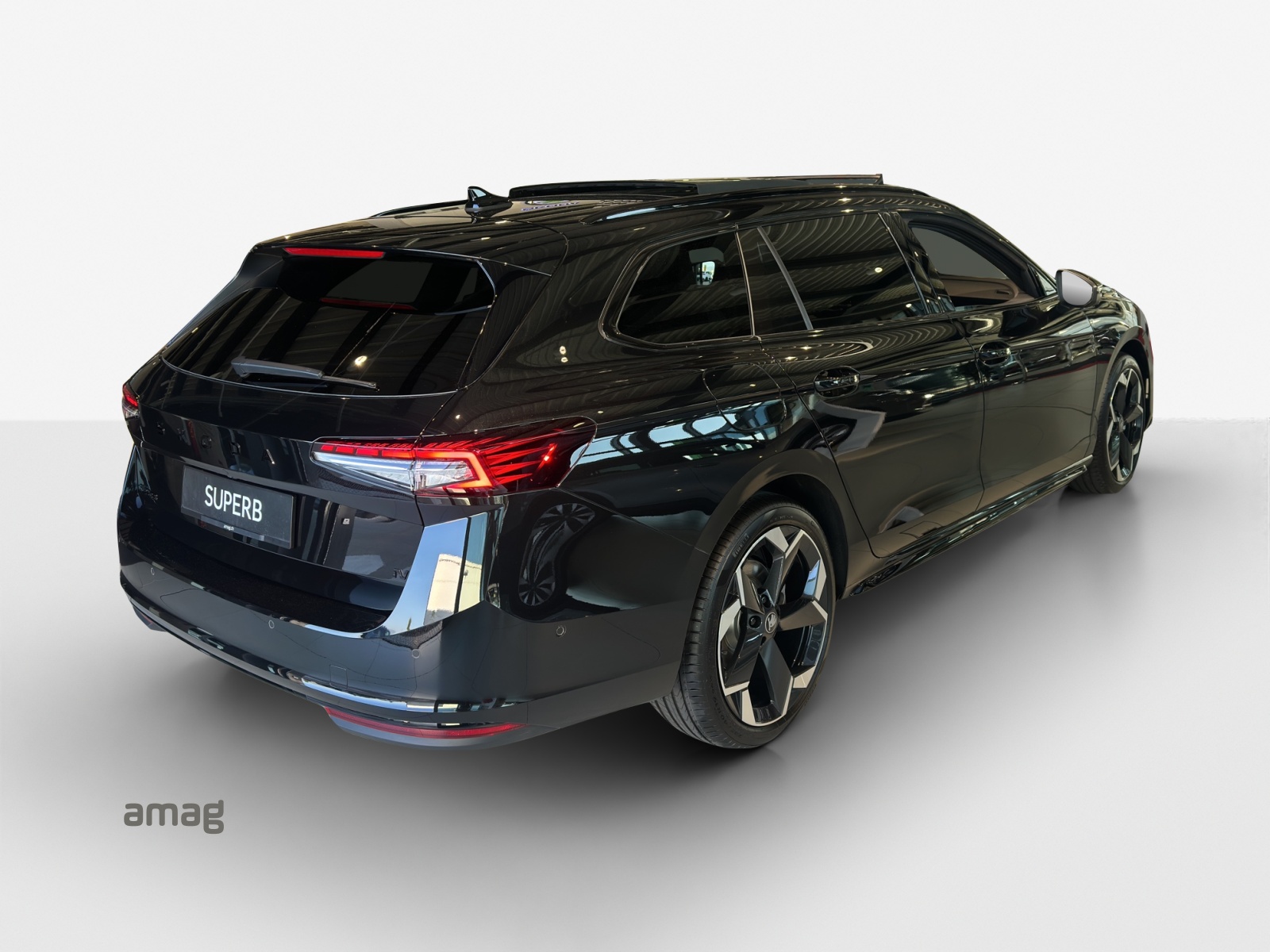 SKODA Superb Combi 1.5 TSI PHEV Sportline DSG-image-4