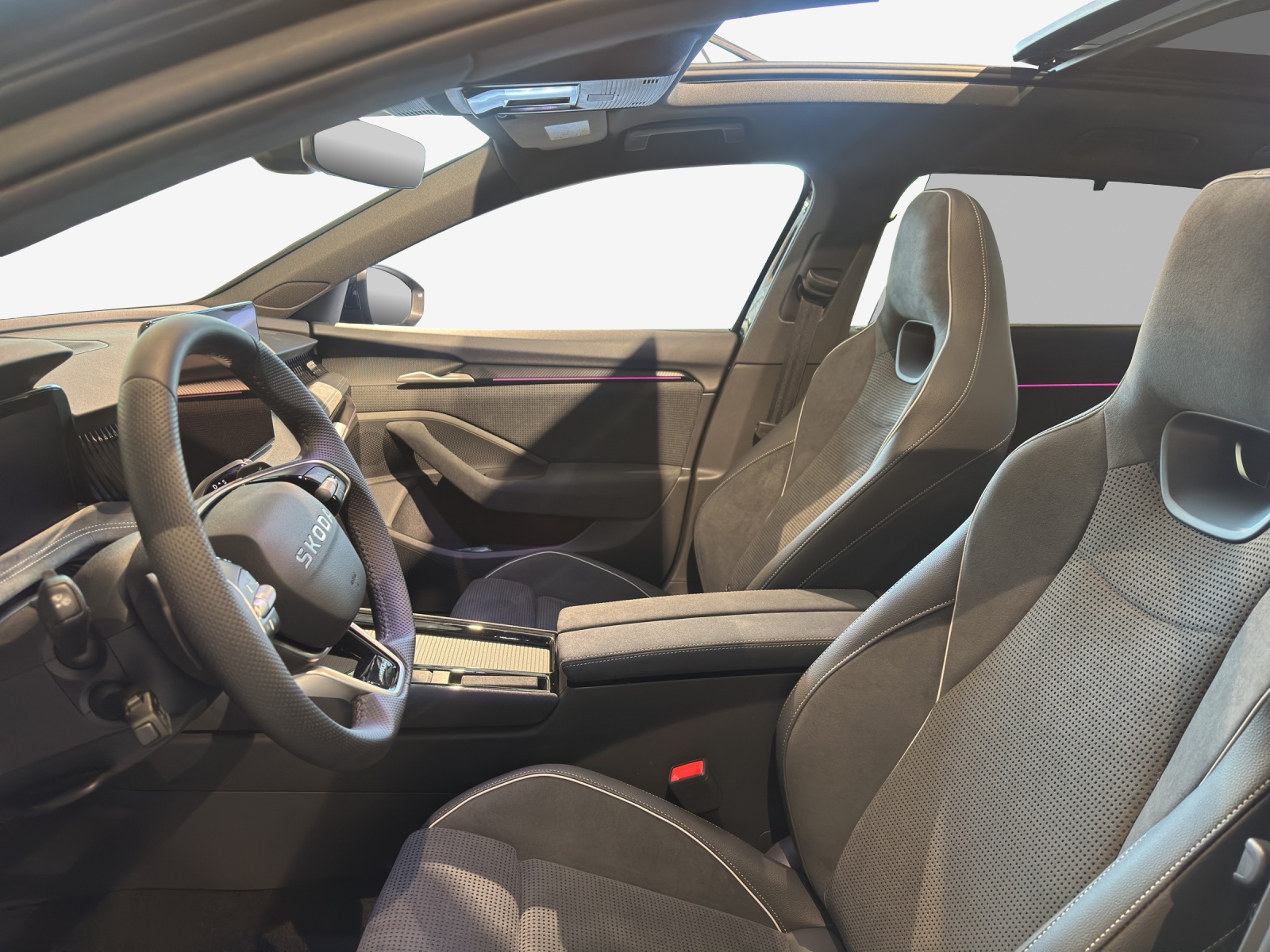 SKODA Superb Combi 1.5 TSI PHEV Sportline DSG-image-7